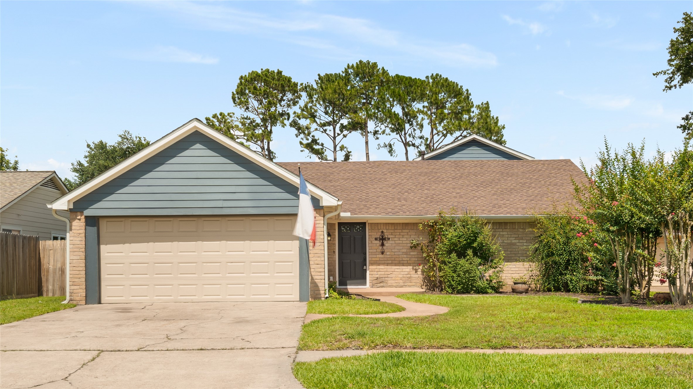 15619 Boulder Oaks Drive Property Photo 1