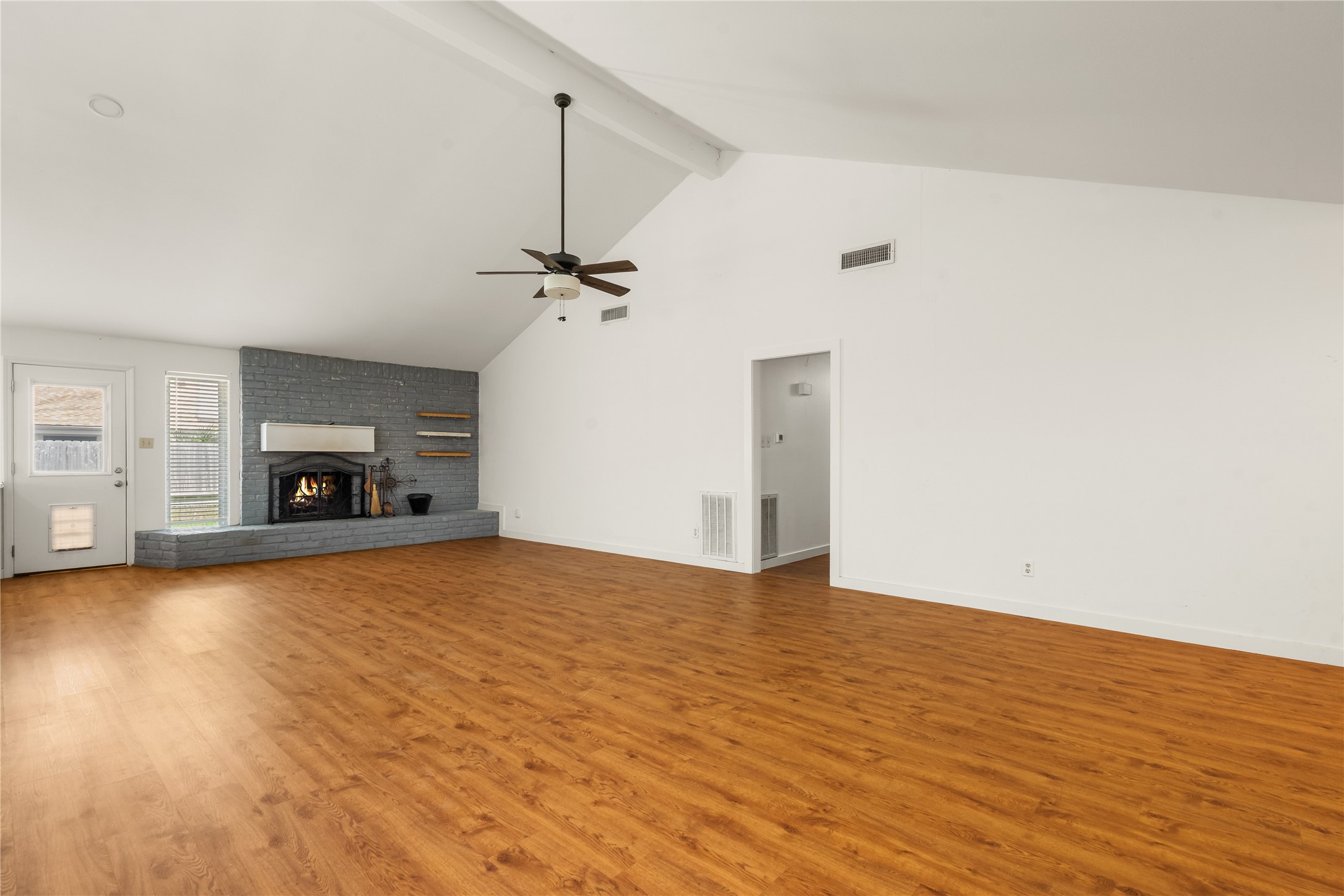 15619 Boulder Oaks Drive Property Photo 5