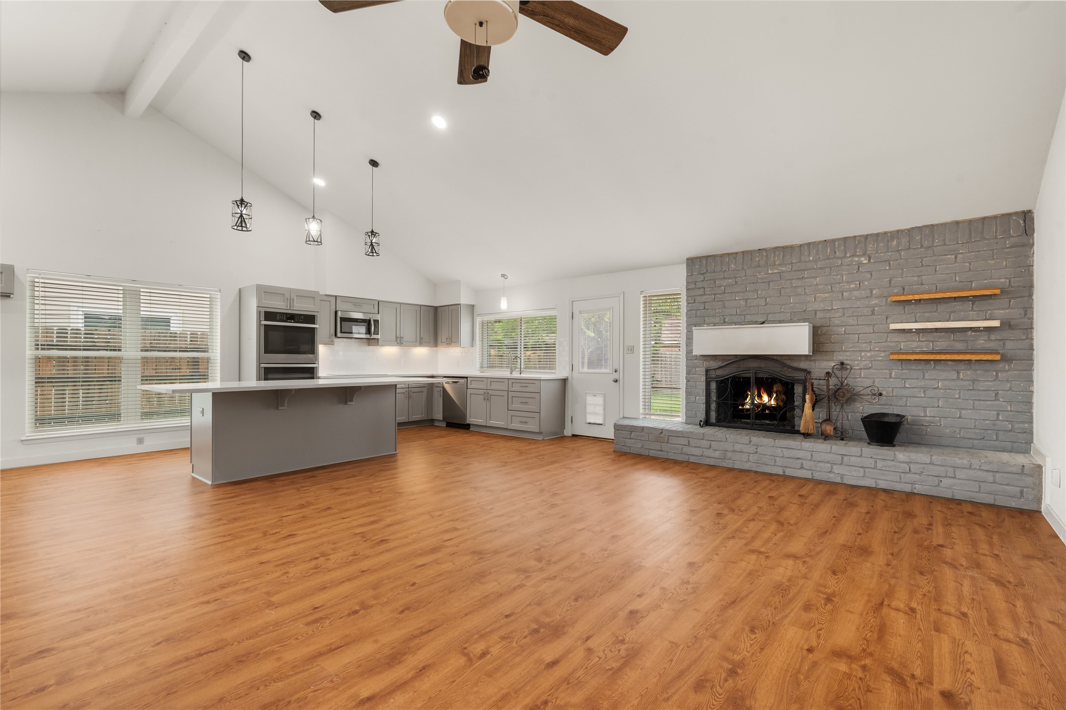 15619 Boulder Oaks Drive Property Photo 8