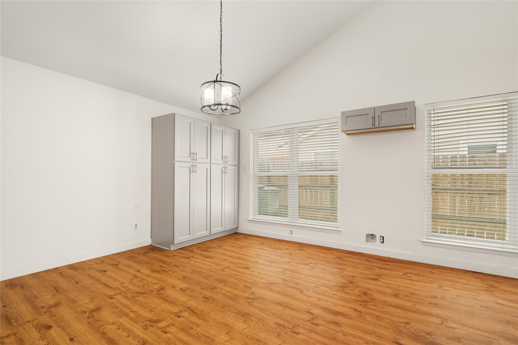 15619 Boulder Oaks Drive Property Photo 14