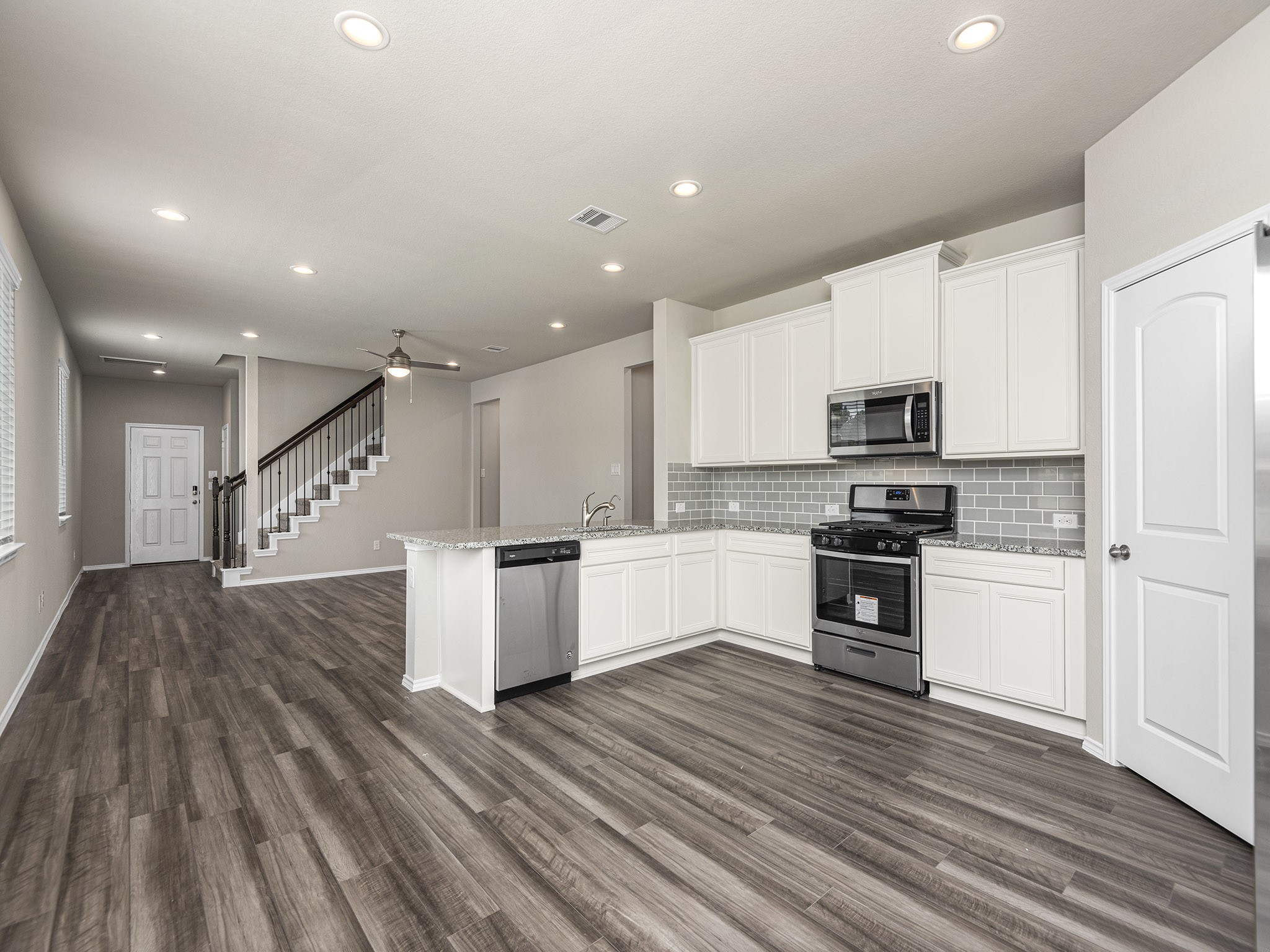 9278 Inland Leather Lane Property Photo 9