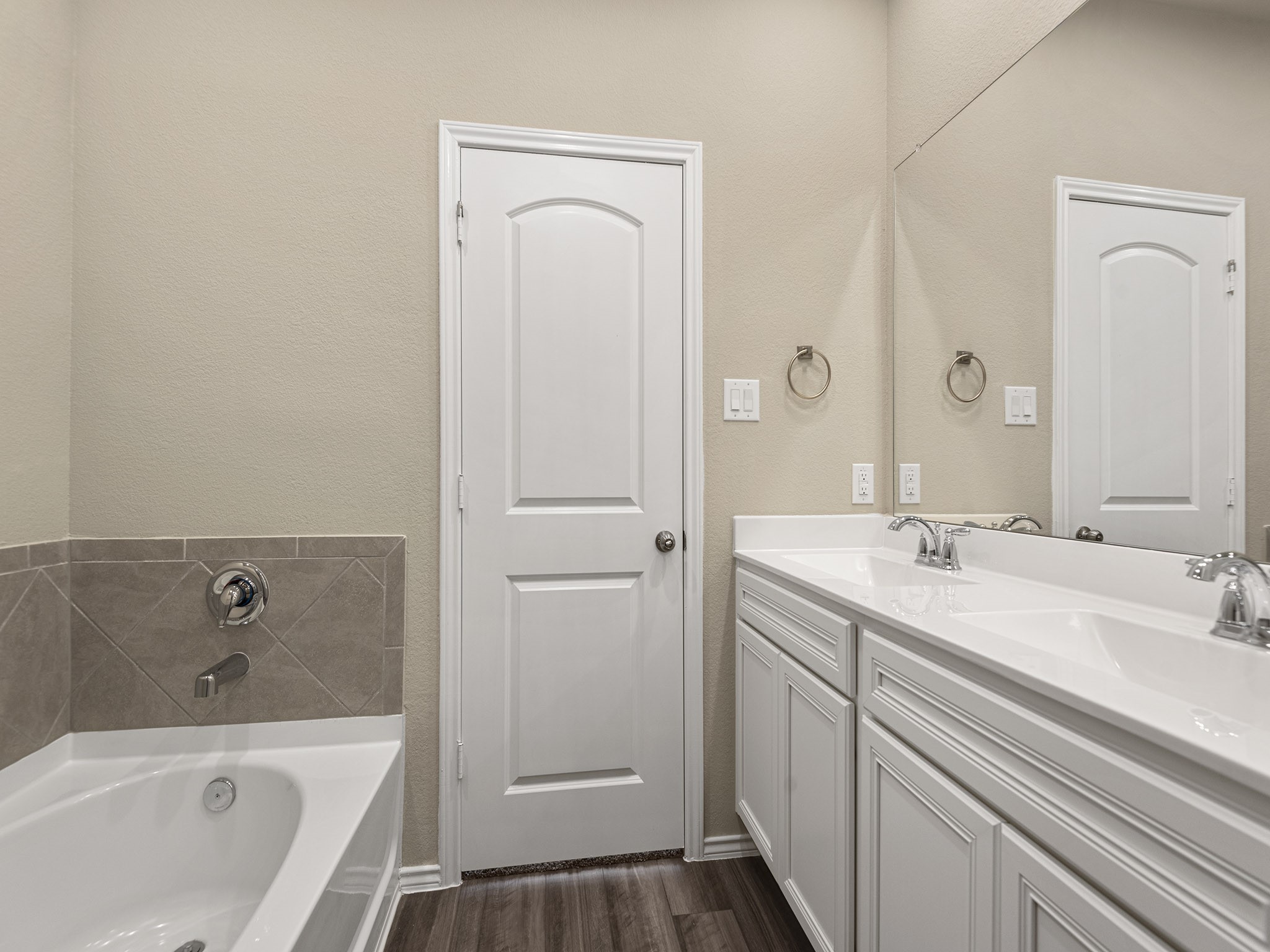 9278 Inland Leather Lane Property Photo 19