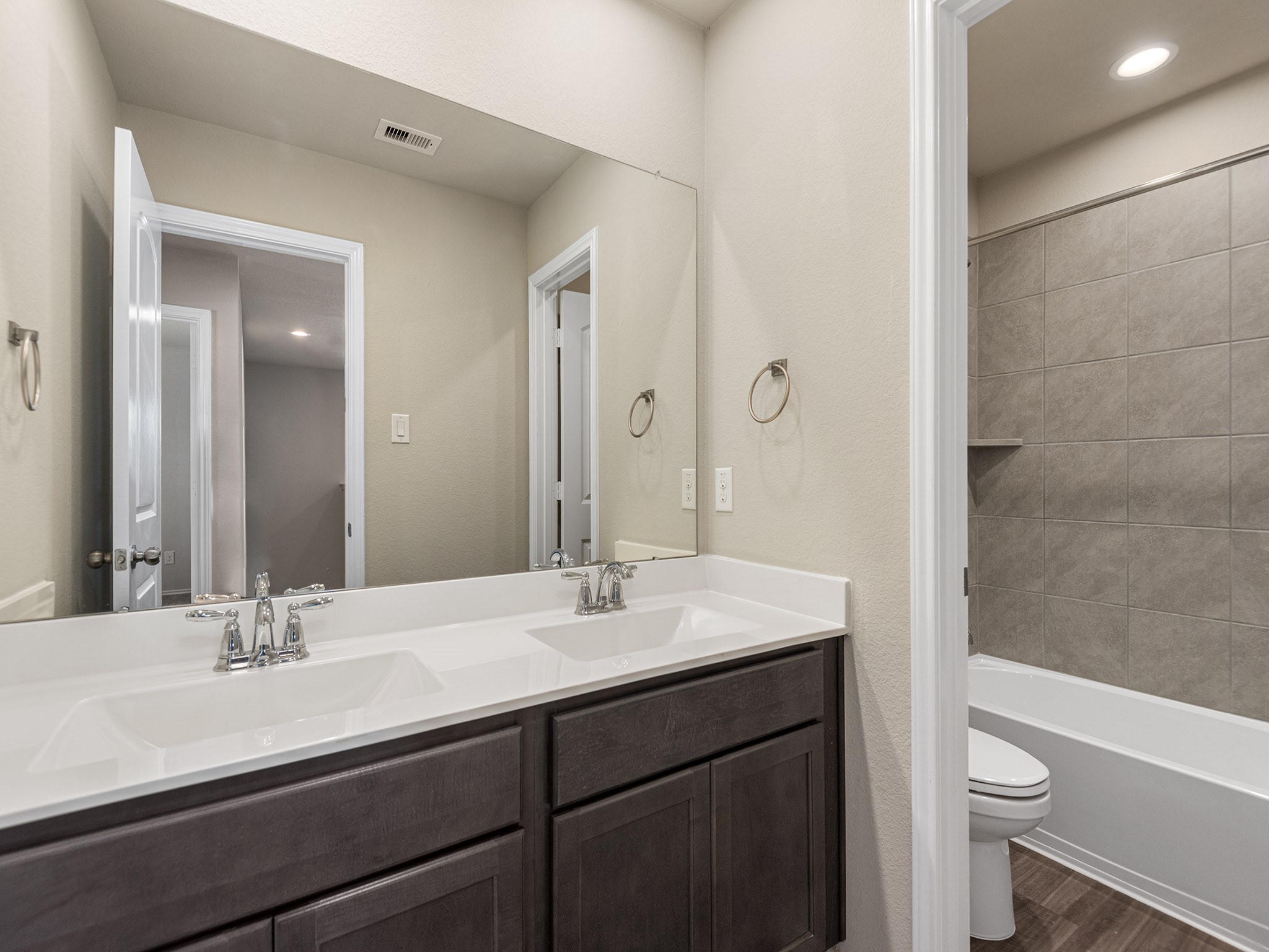 9278 Inland Leather Lane Property Photo 26