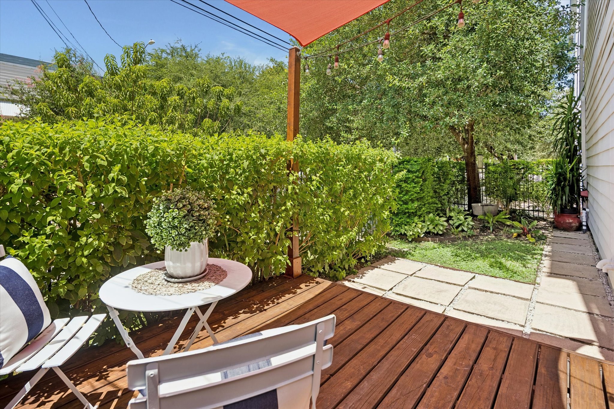 548 Allston Street Property Photo 2