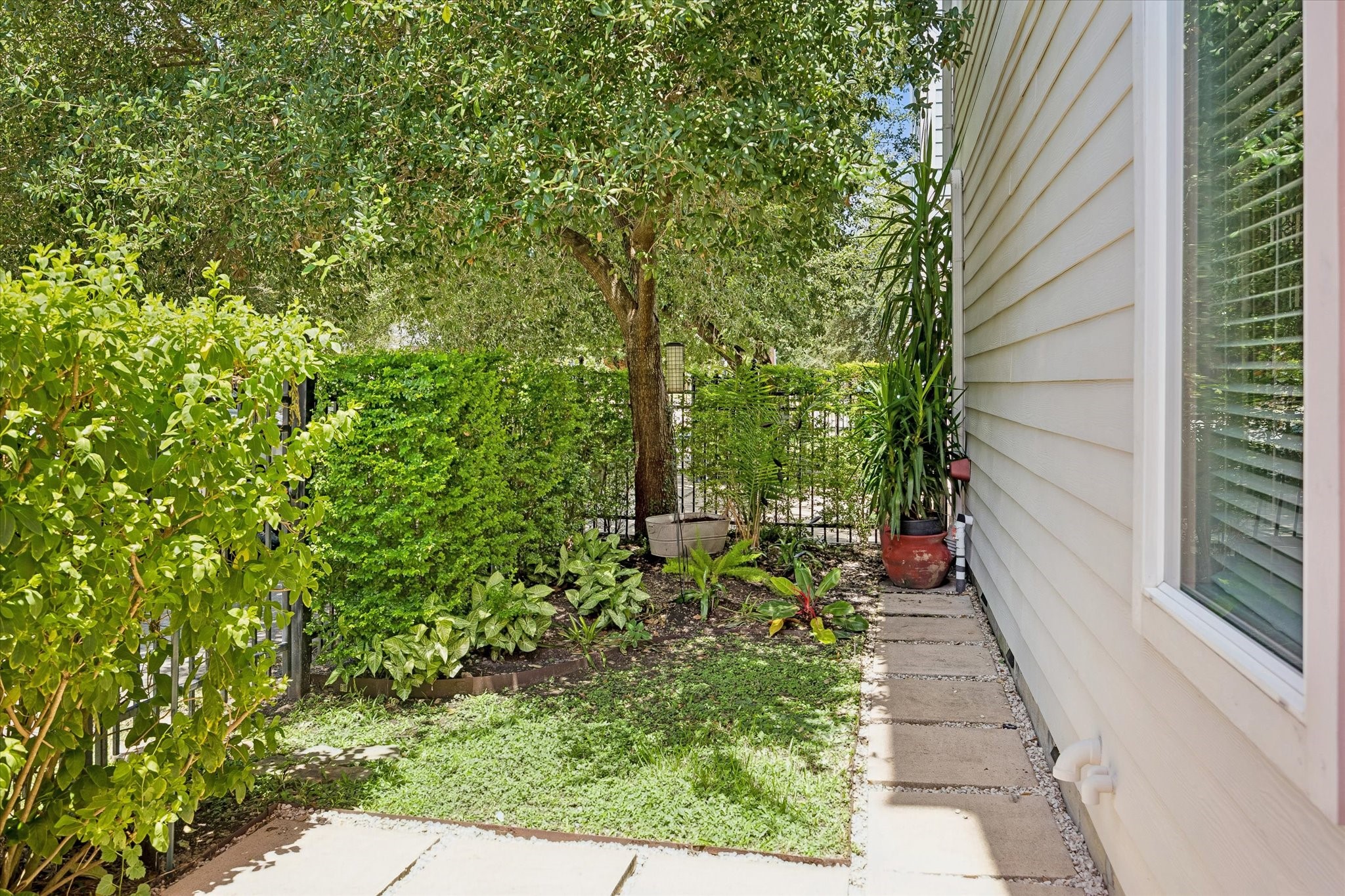 548 Allston Street Property Photo 36