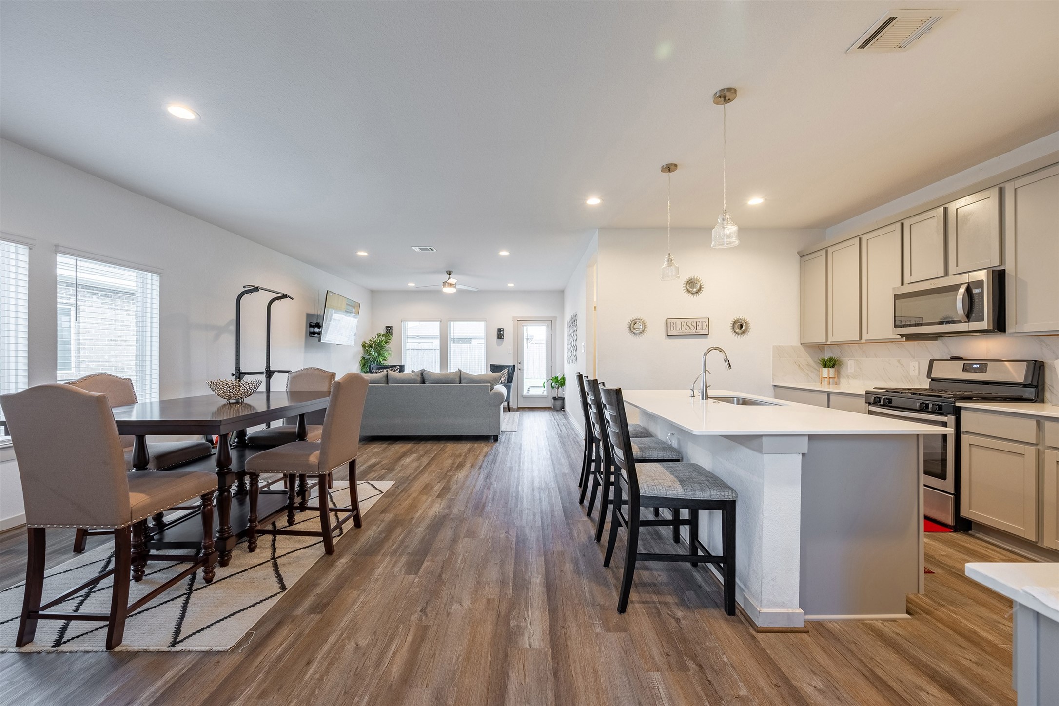 19014 Norbury Park Lane Property Photo 3