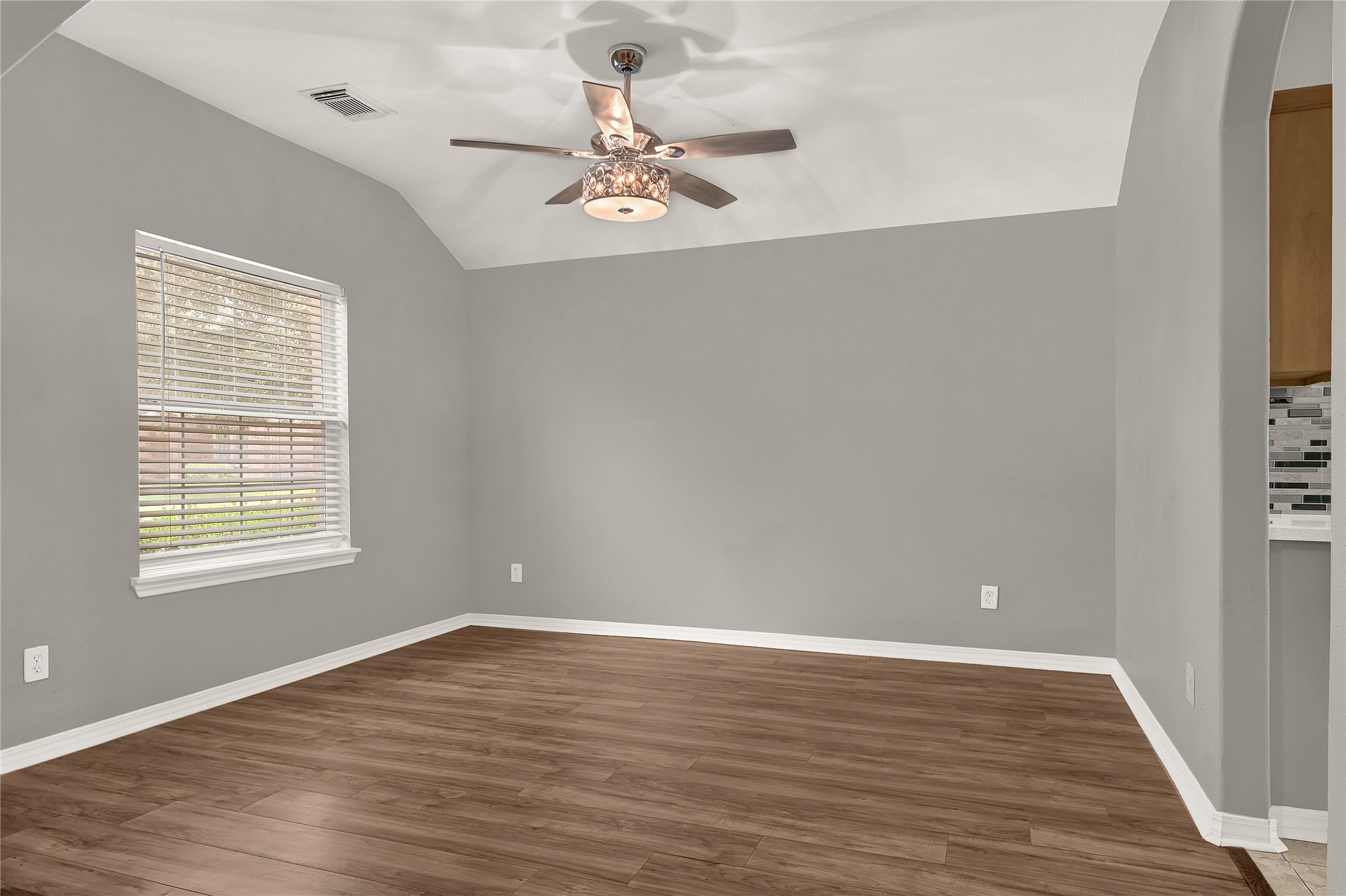 21630 Trilby Way Property Photo 5