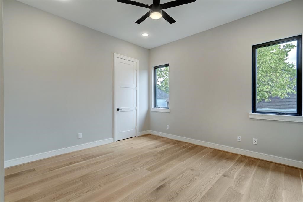 3918 Riley Street Property Photo 29