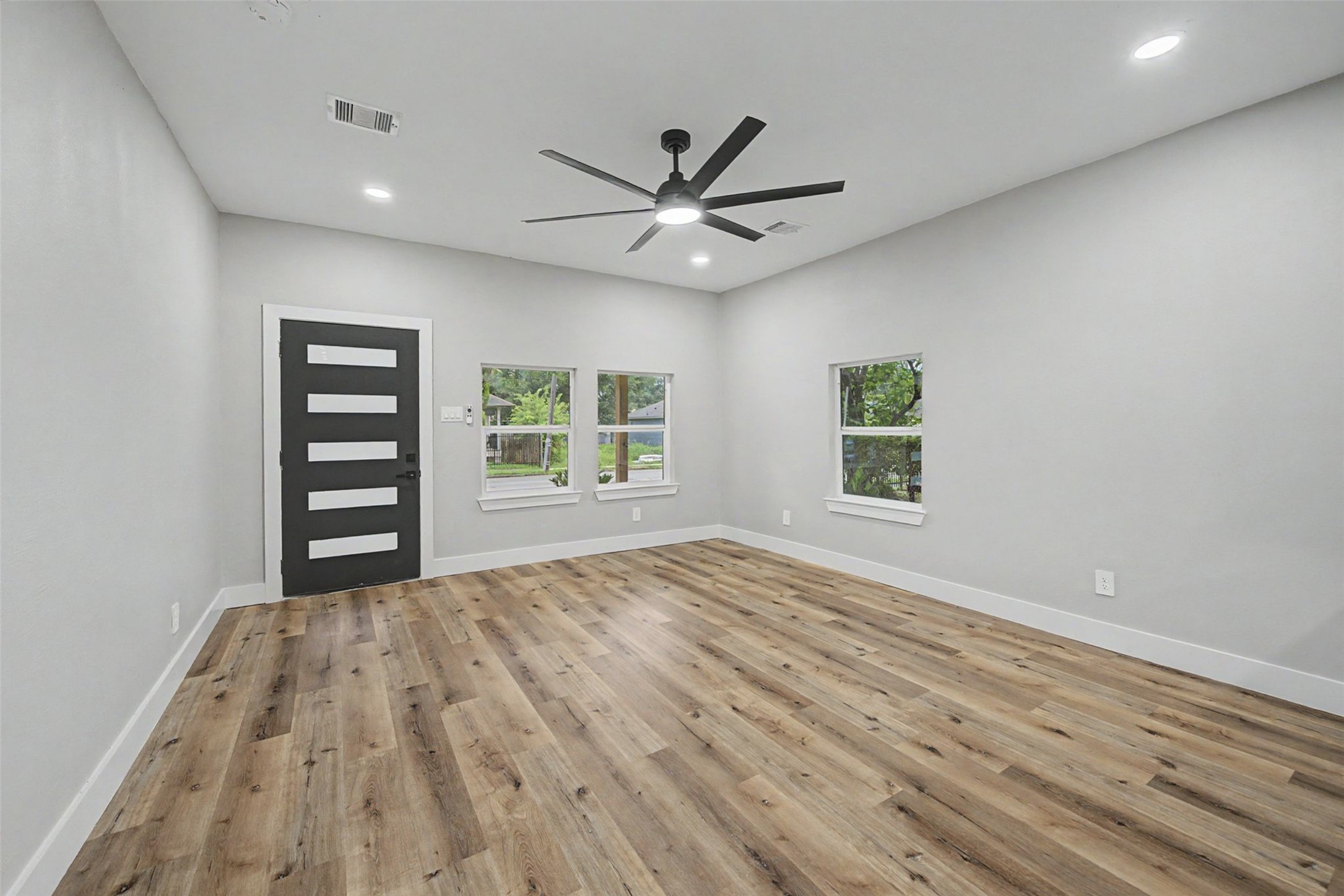 2338 Lidstone Street Property Photo 11