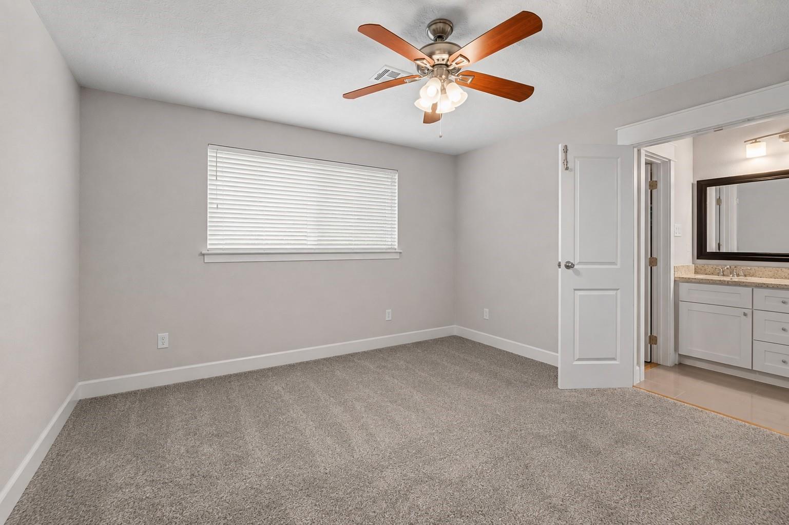11910 Mullins Drive Property Photo 15