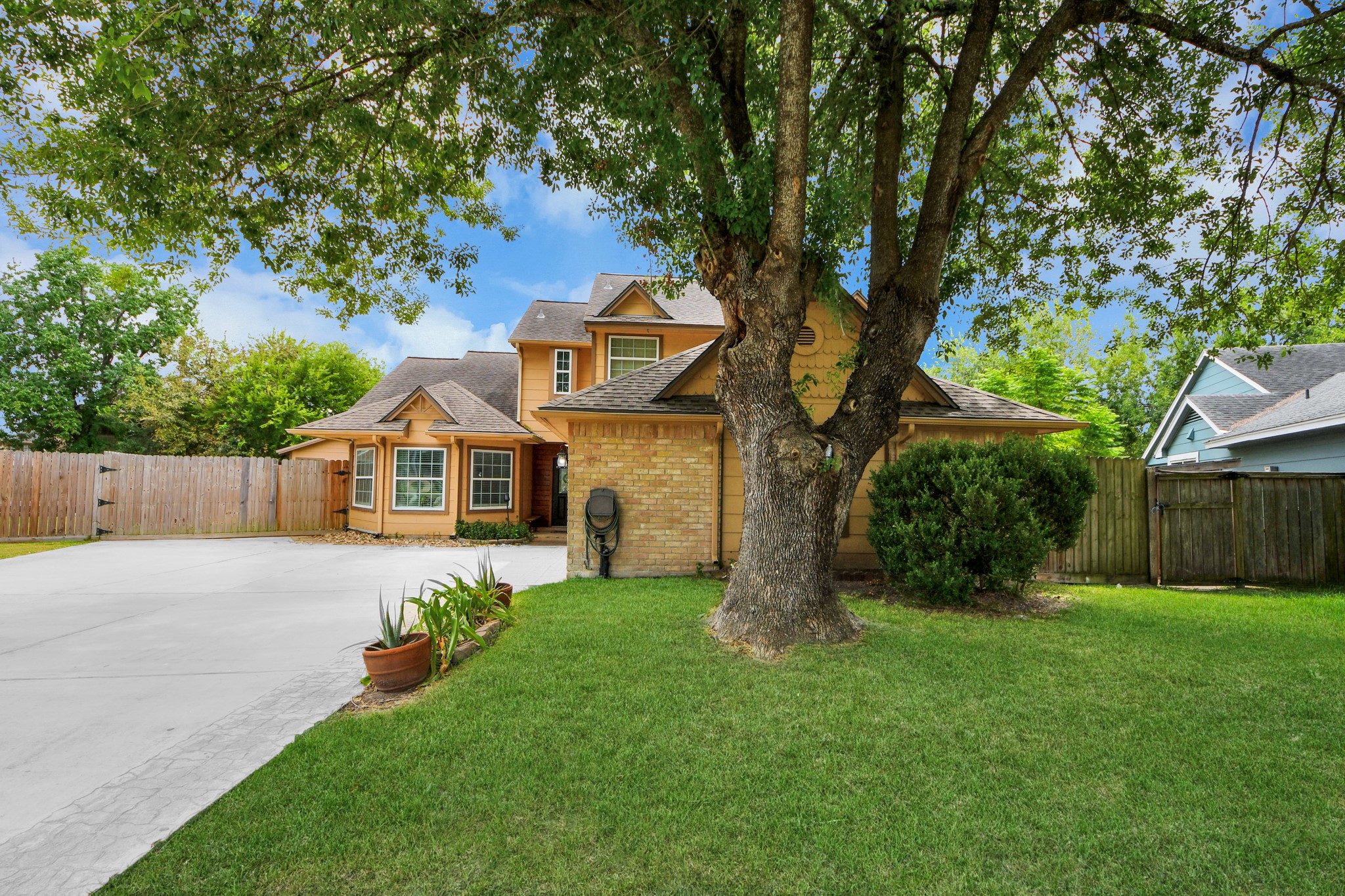 12303 Gambit Dr Property Photo 3