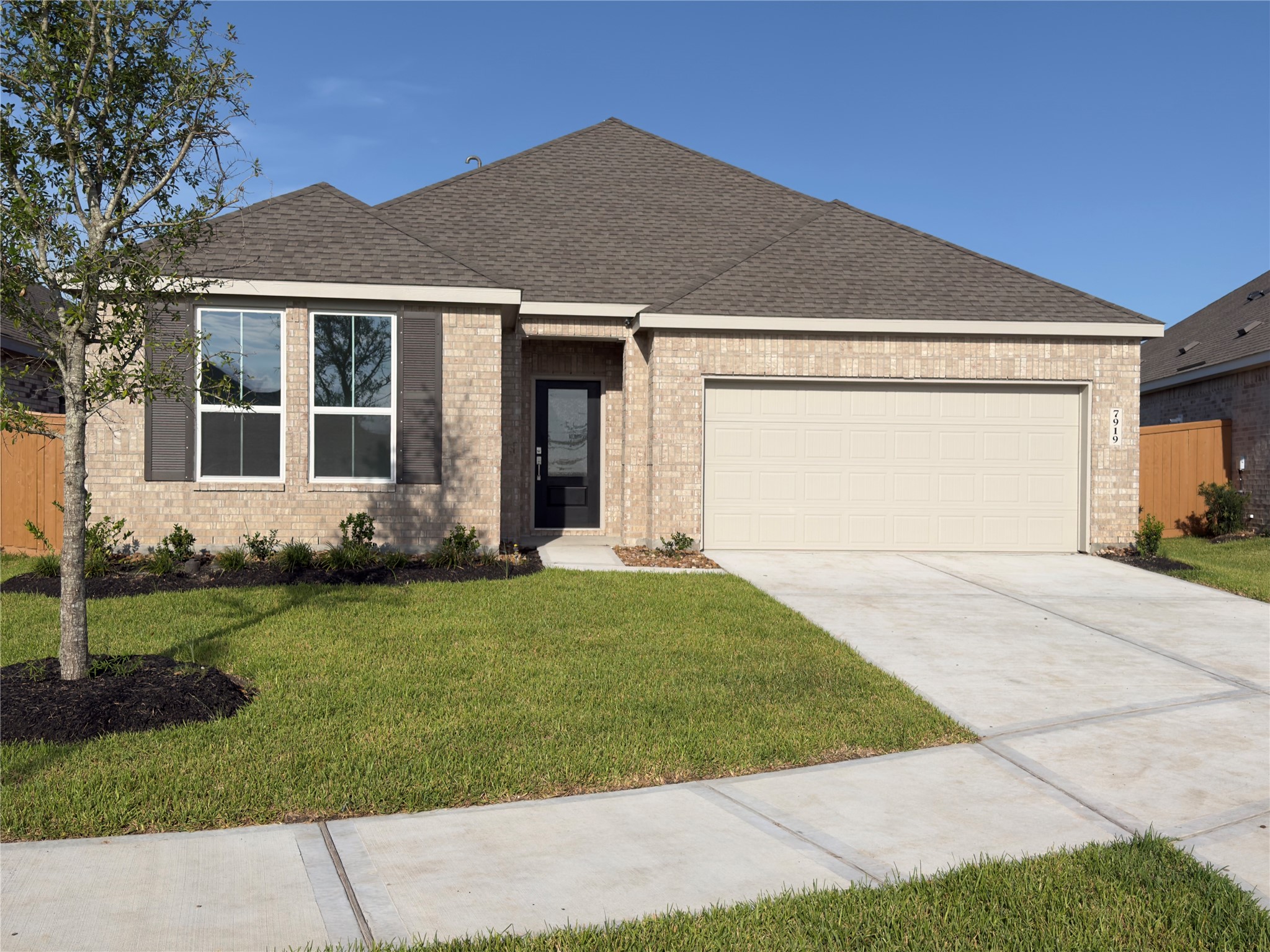 7919 Evening Emerald Drive Property Photo 1