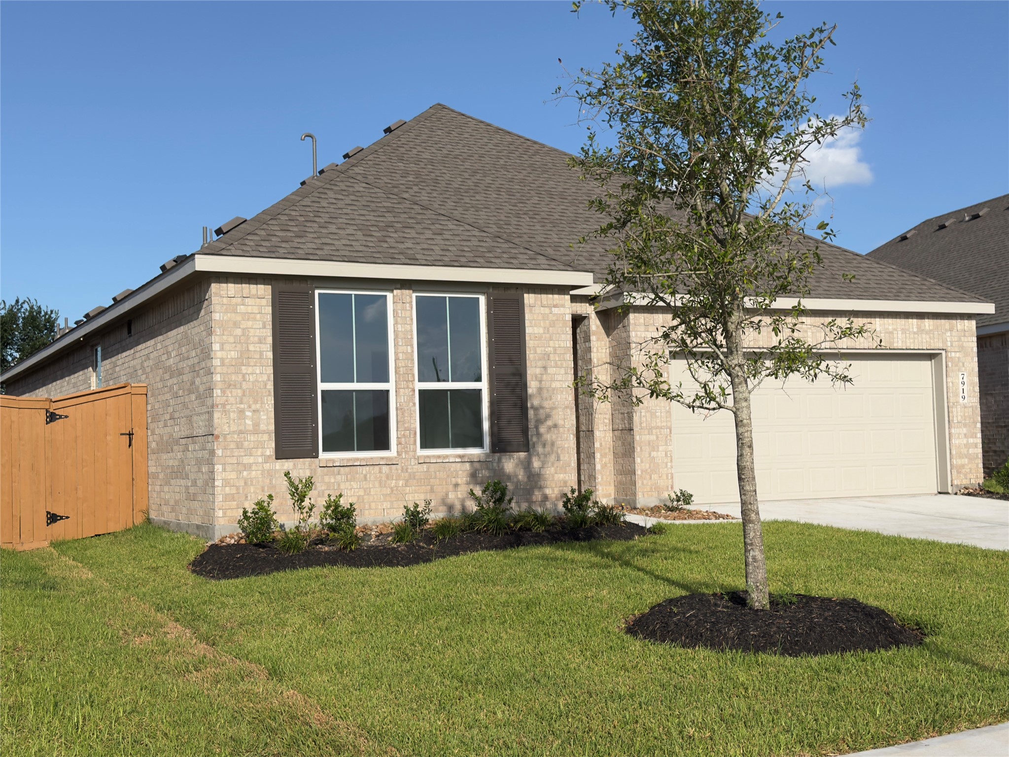 7919 Evening Emerald Drive Property Photo 4