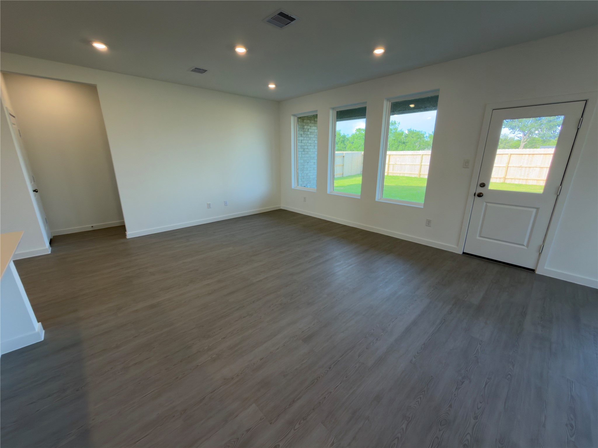 7919 Evening Emerald Drive Property Photo 9