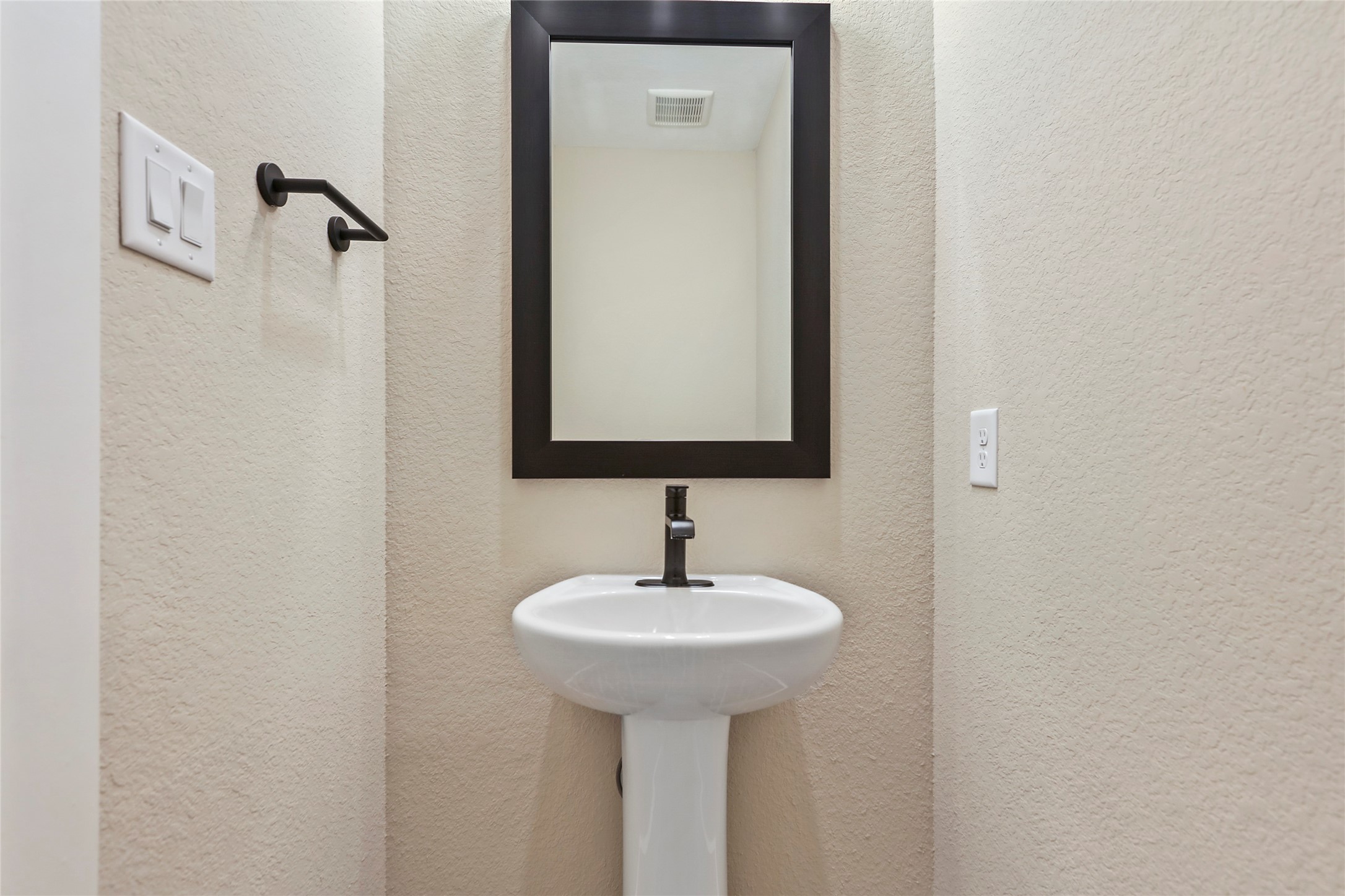 2013 Woodland Pine Court Property Photo 10