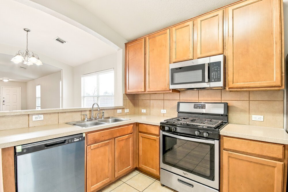 20110 Pinto Ridge Drive Property Photo 7