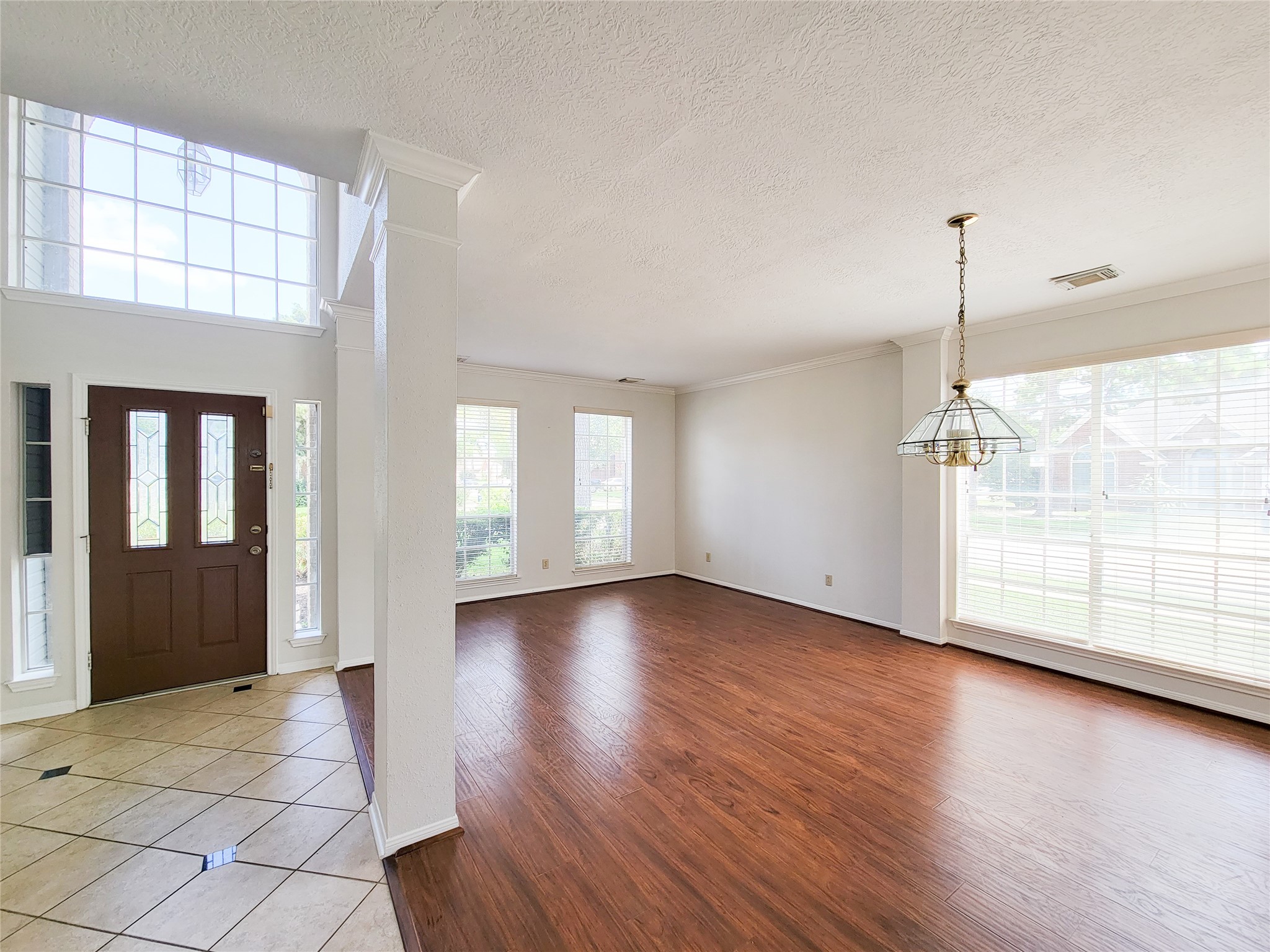 17403 Canyon Knoll Drive Property Photo 6