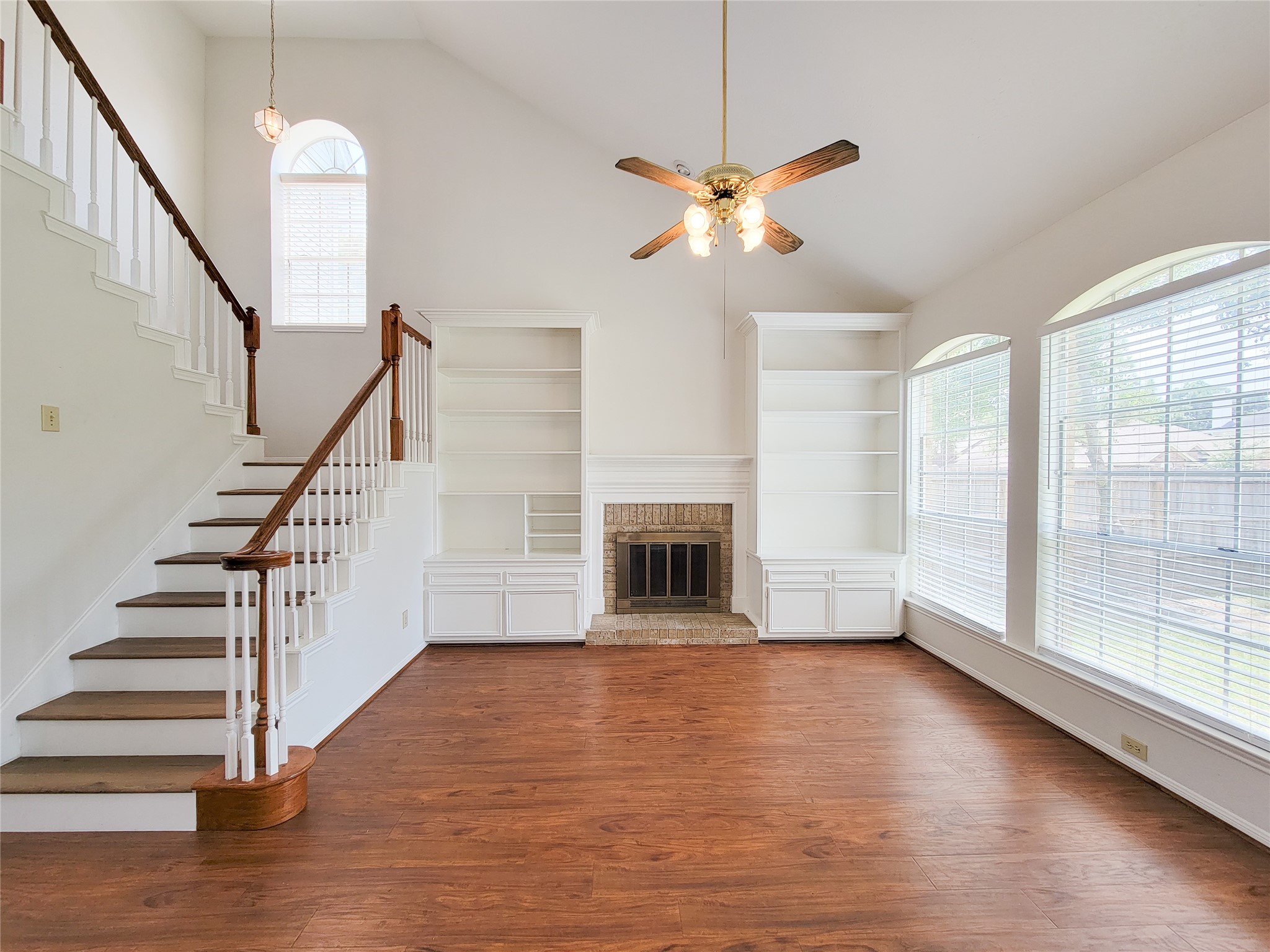 17403 Canyon Knoll Drive Property Photo 12
