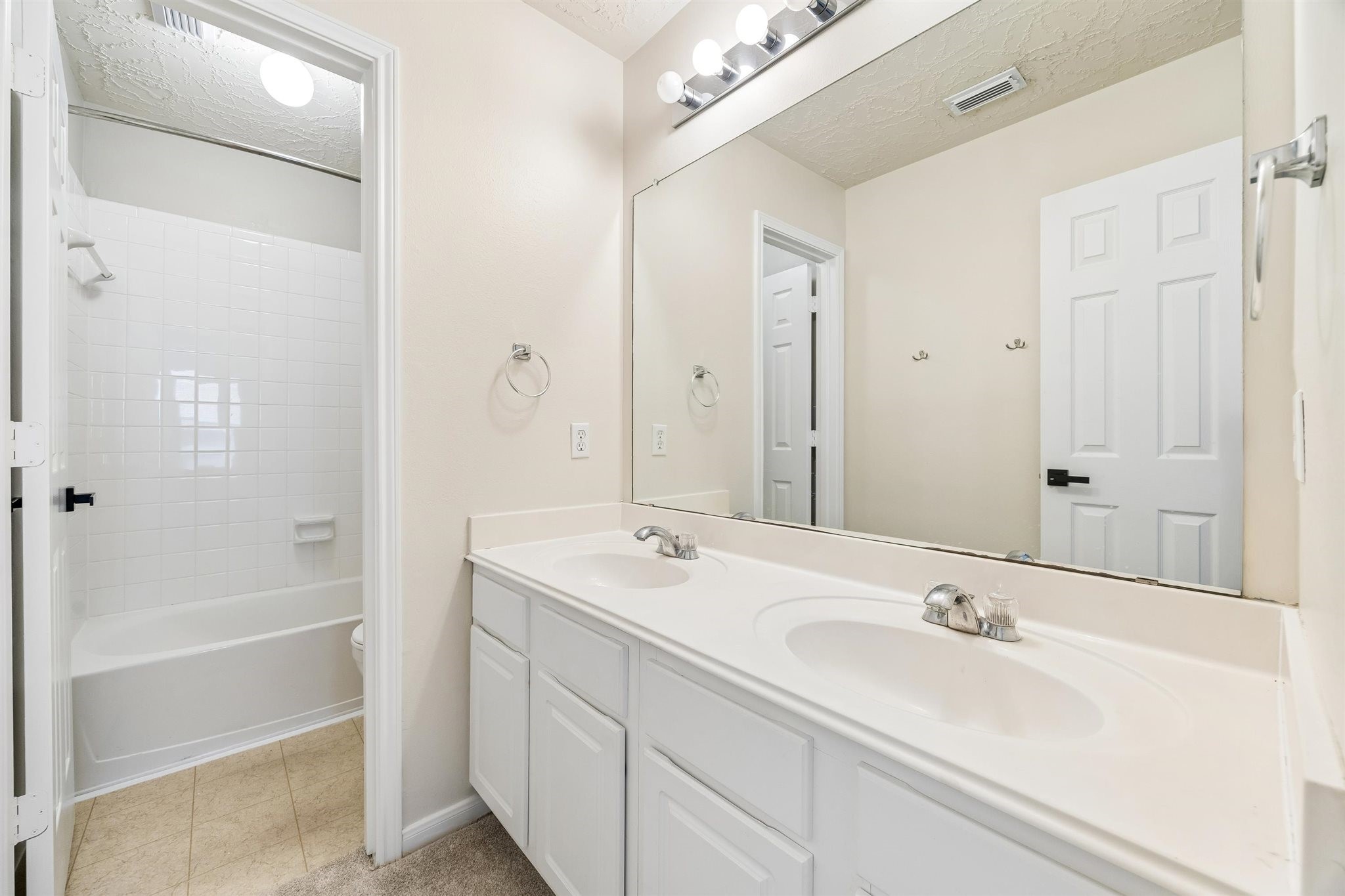 8126 Buffalo Springs Court Property Photo 22