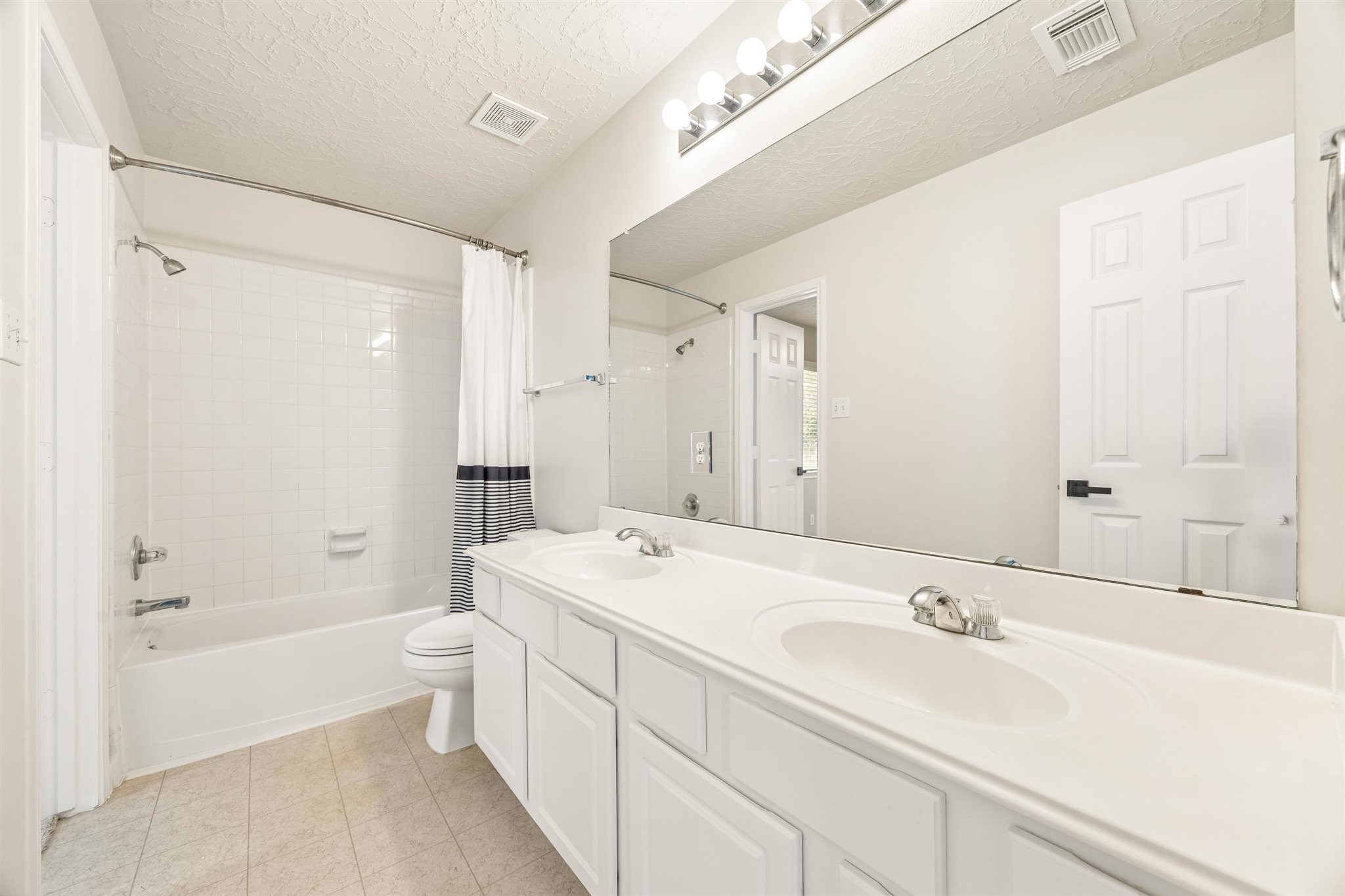 8126 Buffalo Springs Court Property Photo 23