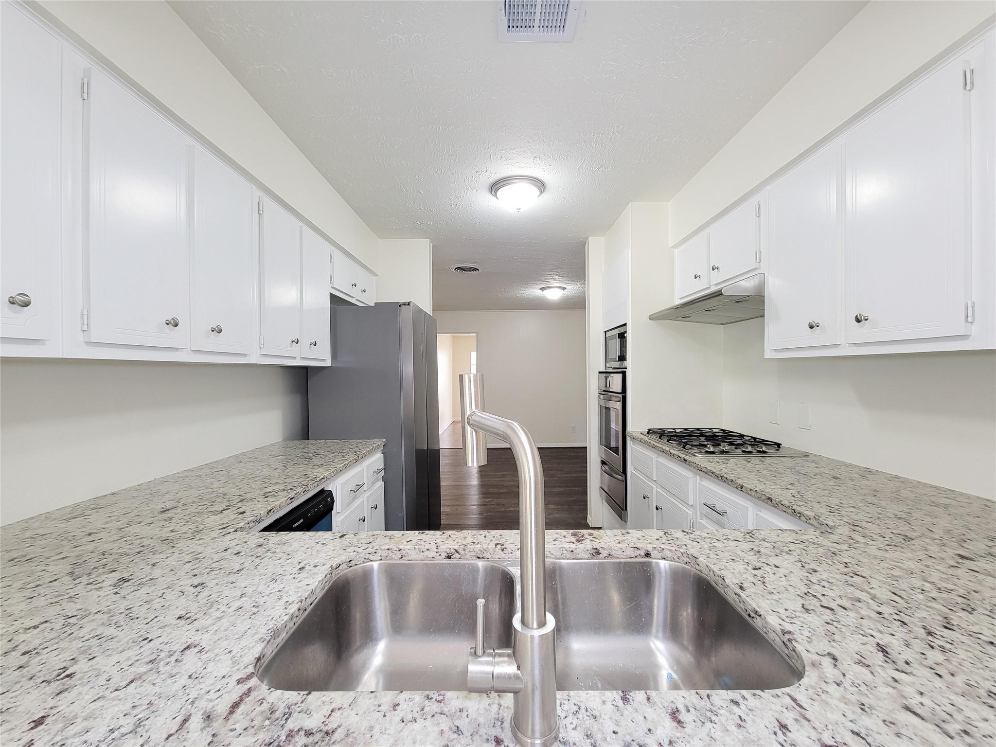 7426 Navasota Street Property Photo 15