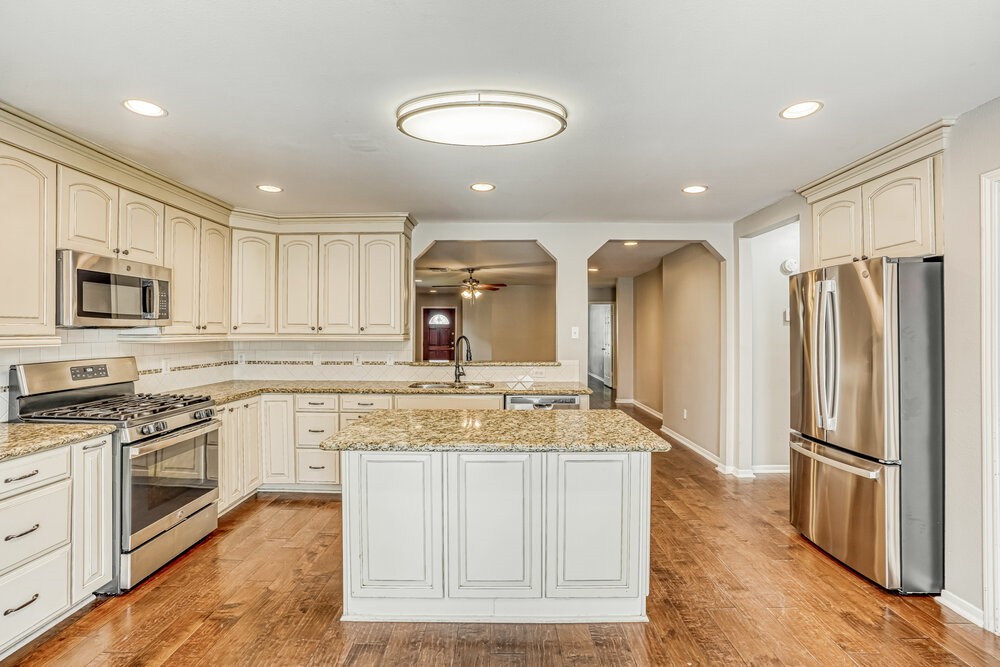 3502 Wheatmeadow Lane Property Photo 6