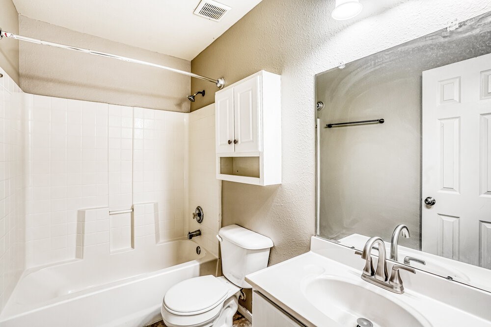 3502 Wheatmeadow Lane Property Photo 15