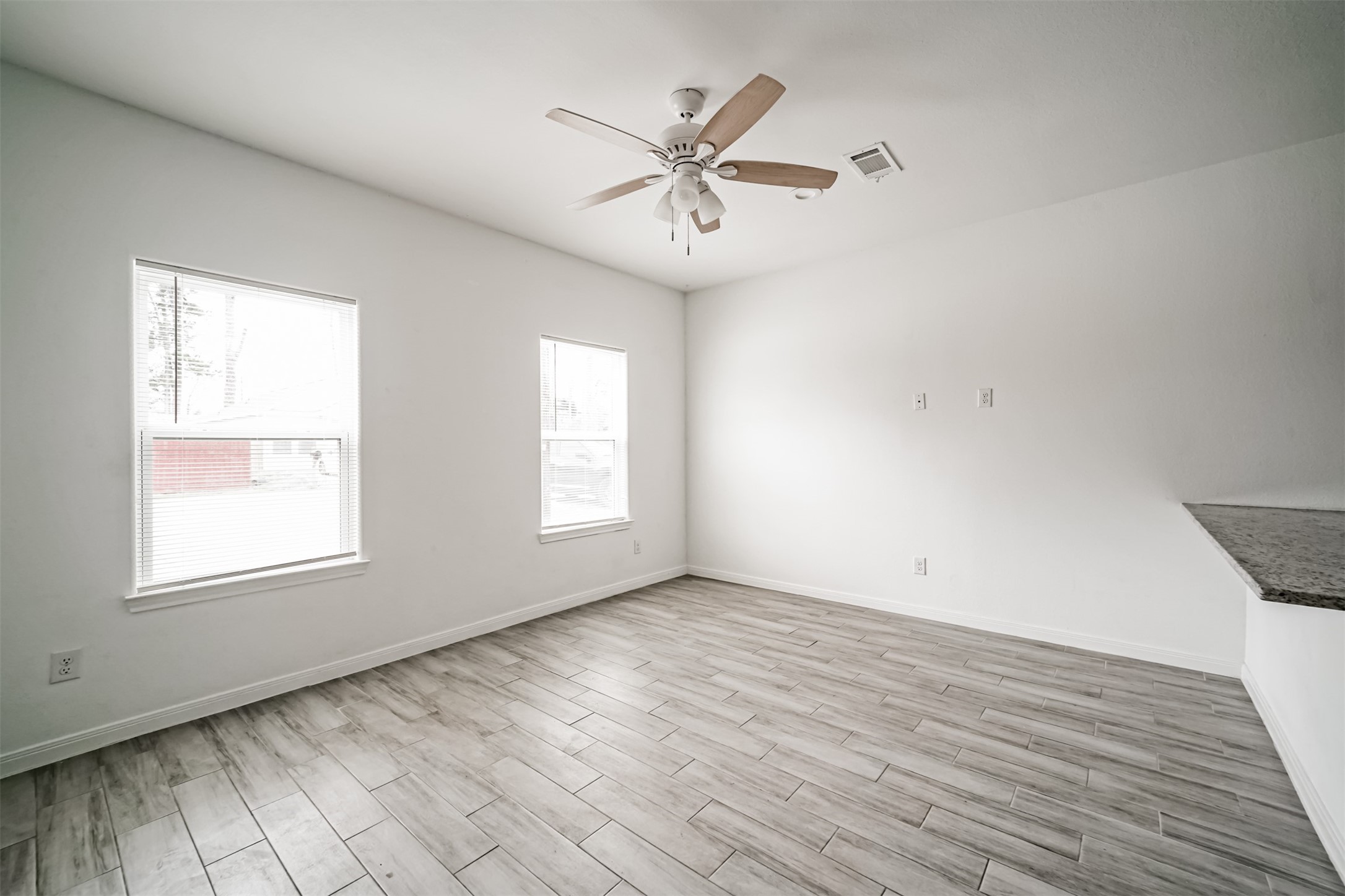 16888 Kempwood Property Photo 13