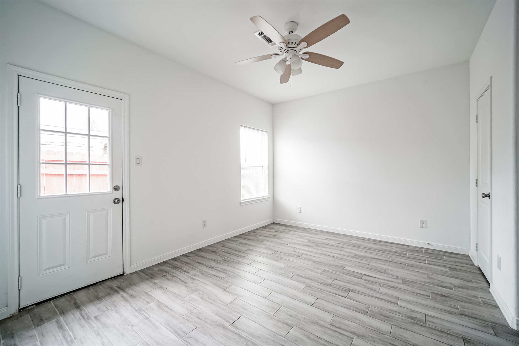 16888 Kempwood Property Photo 15