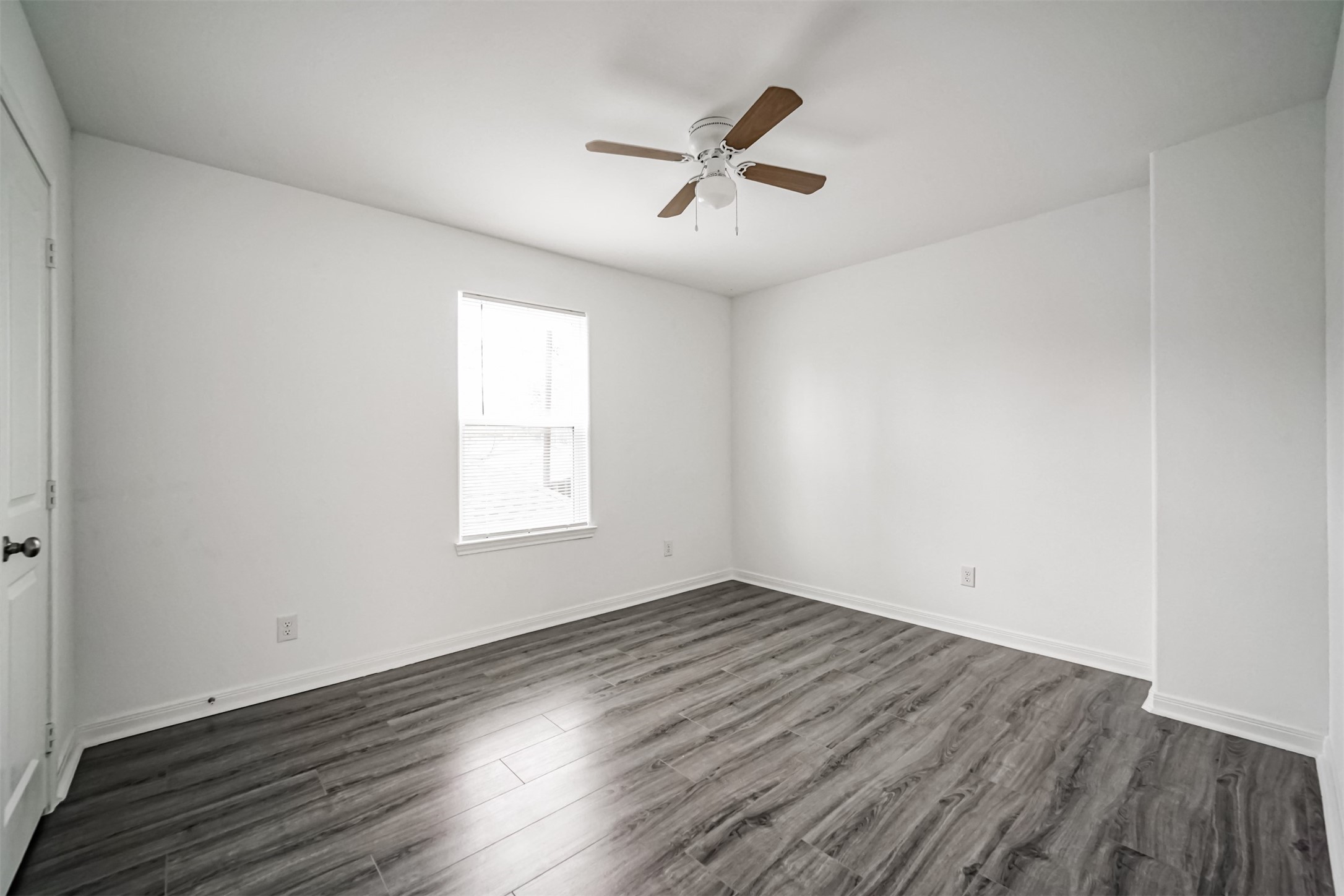 16888 Kempwood Property Photo 28