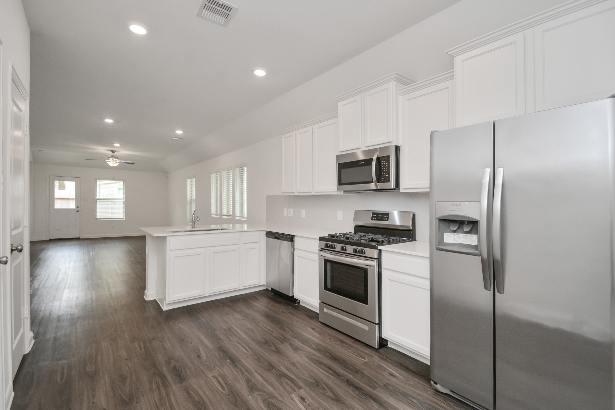 15826 Menlow Bend Drive Property Photo 4