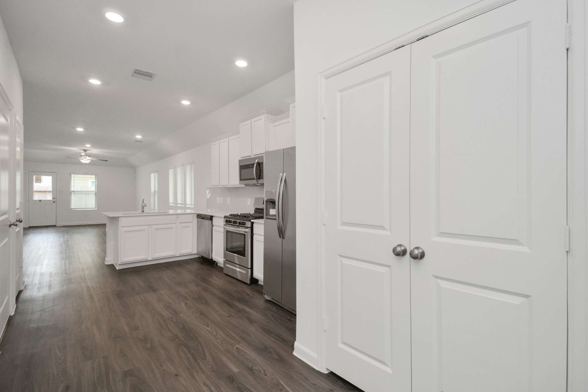 15826 Menlow Bend Drive Property Photo 9