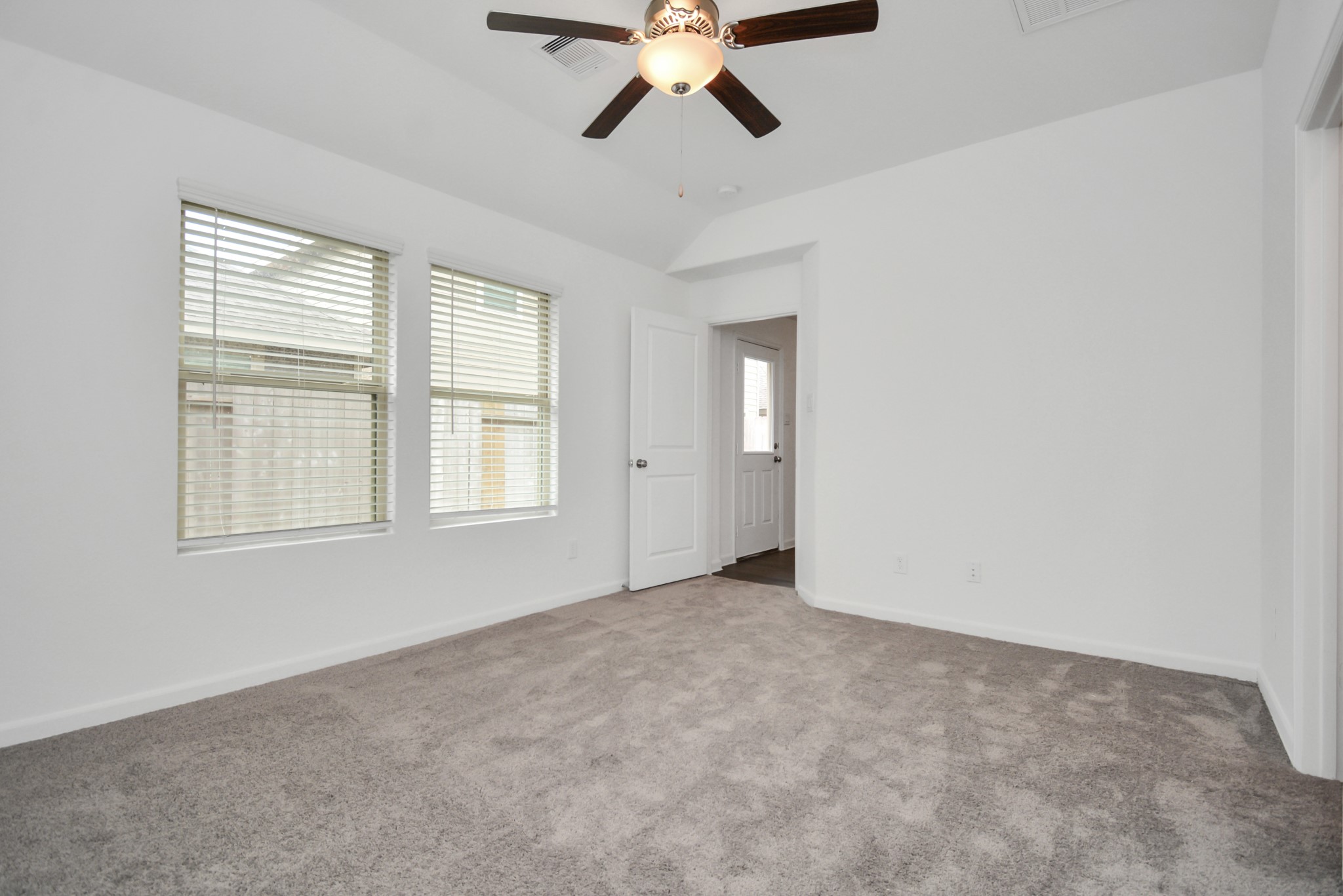 15826 Menlow Bend Drive Property Photo 19