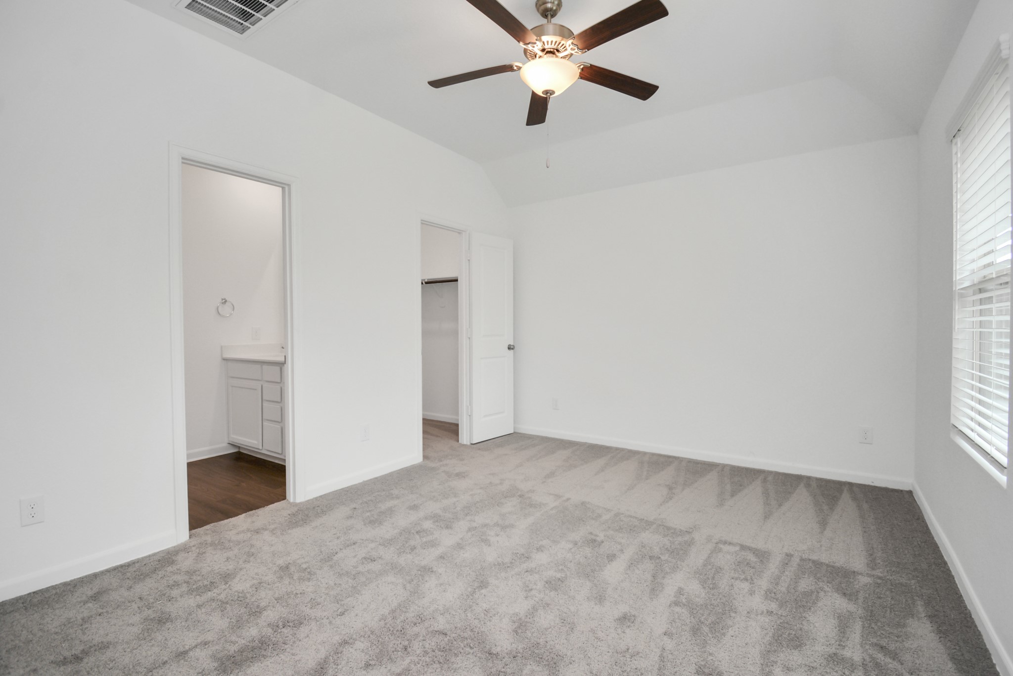 15826 Menlow Bend Drive Property Photo 21