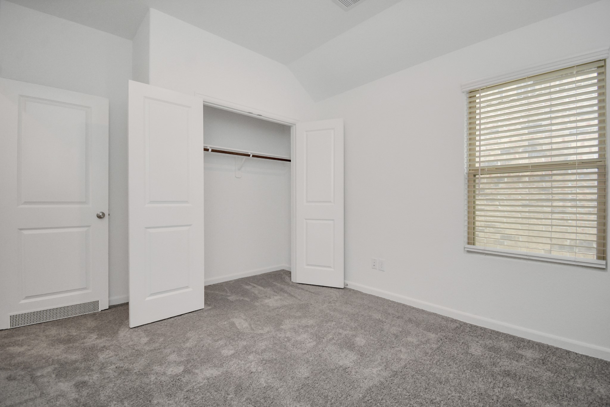 15826 Menlow Bend Drive Property Photo 22