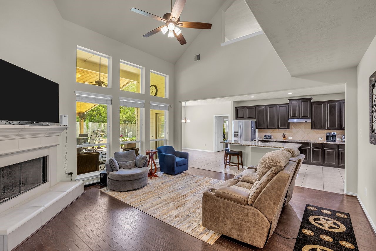 13859 Shoreline Drive Property Photo 4