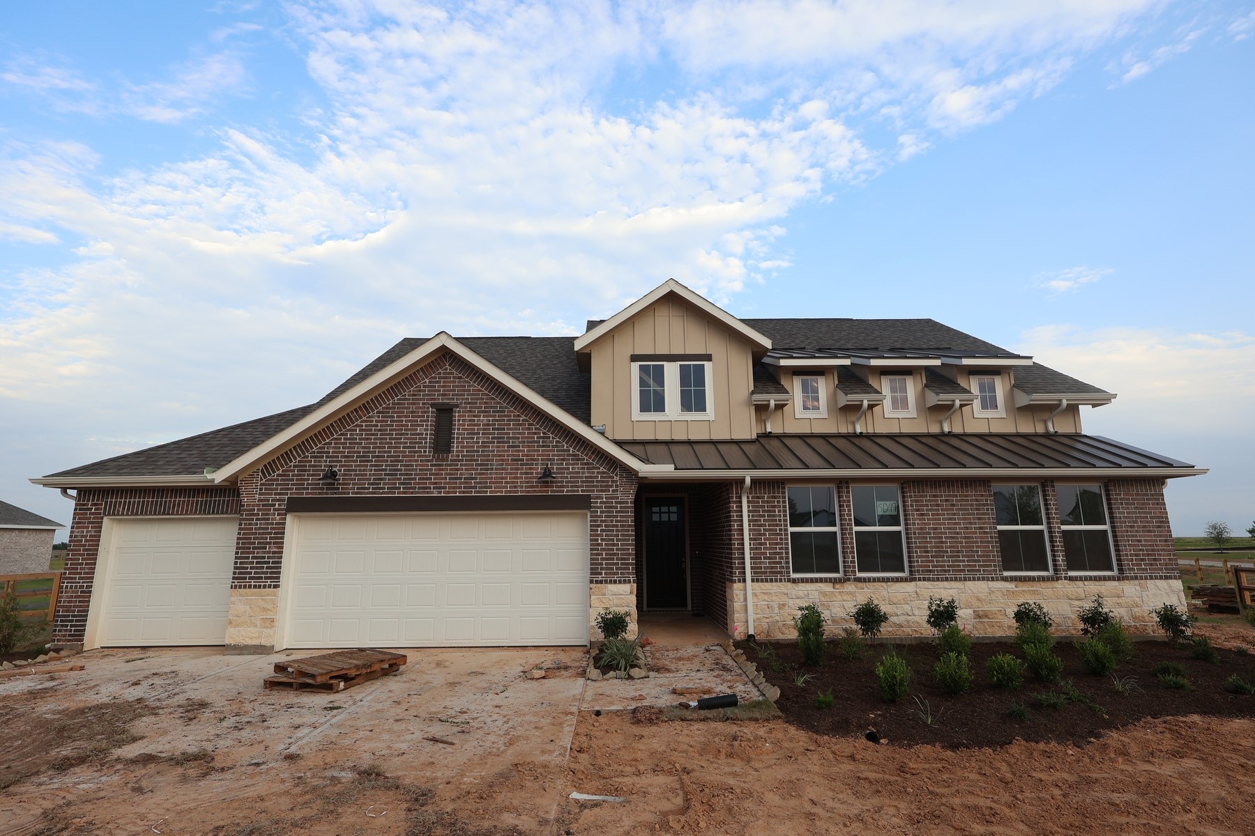 5049 Bluebell Way Property Photo 2