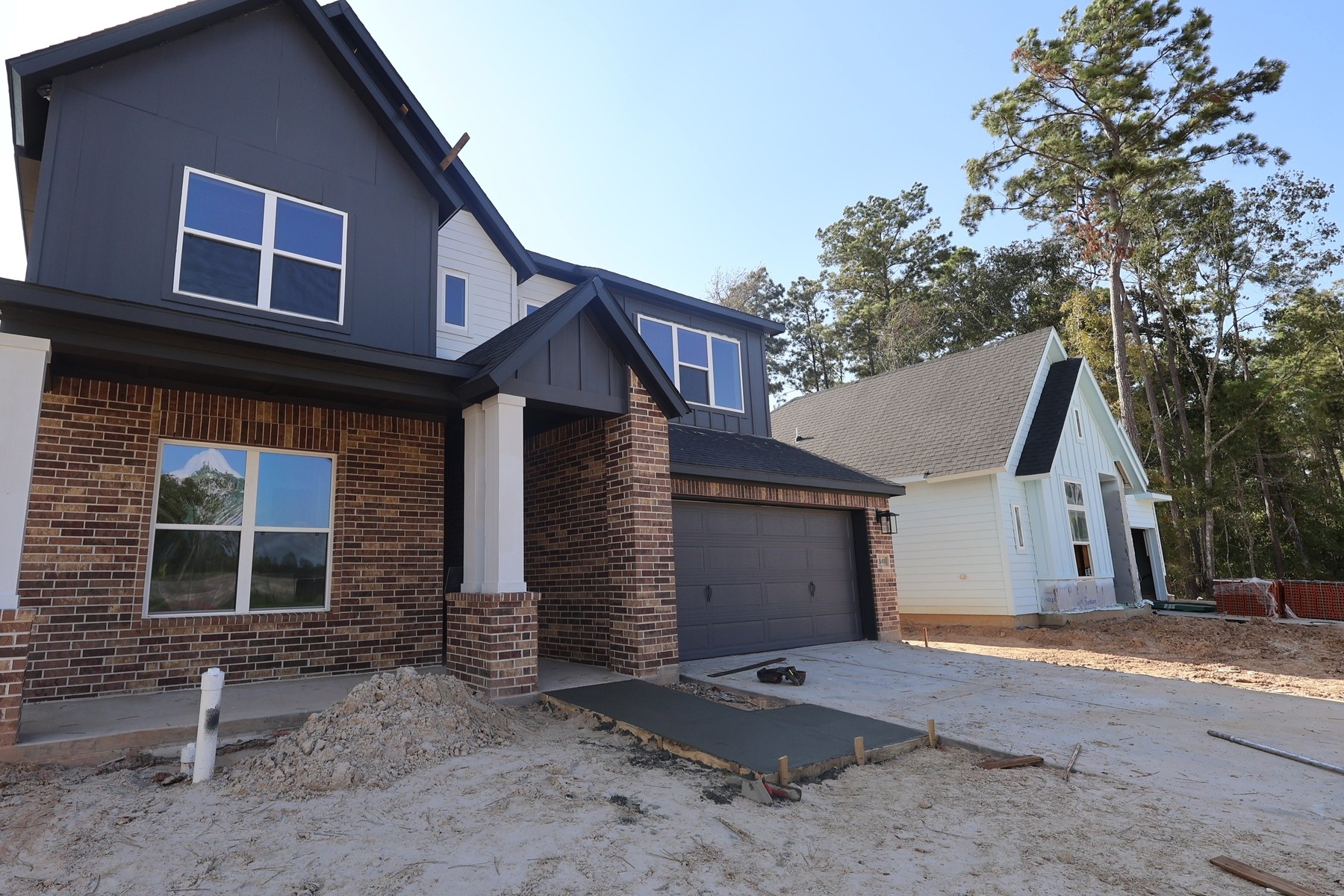 18418 Lovelier Lane Property Photo 2