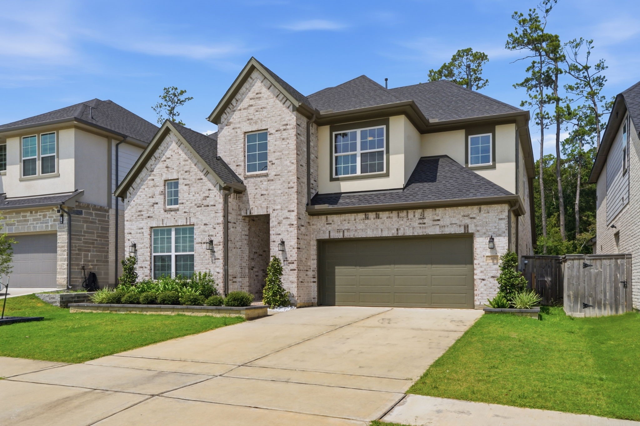 24615 Lukes Landing Way Property Photo 3