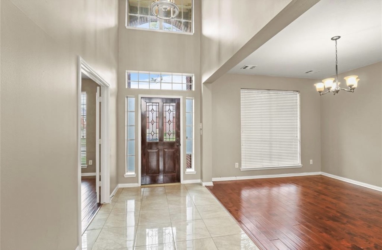 10807 Oak Bayou Lane Property Photo 8