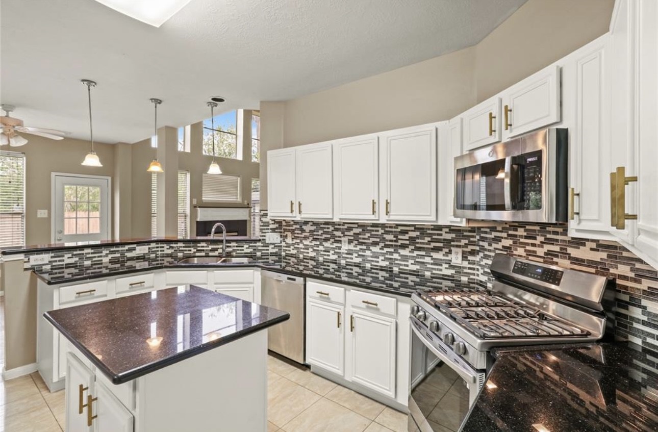 10807 Oak Bayou Lane Property Photo 15