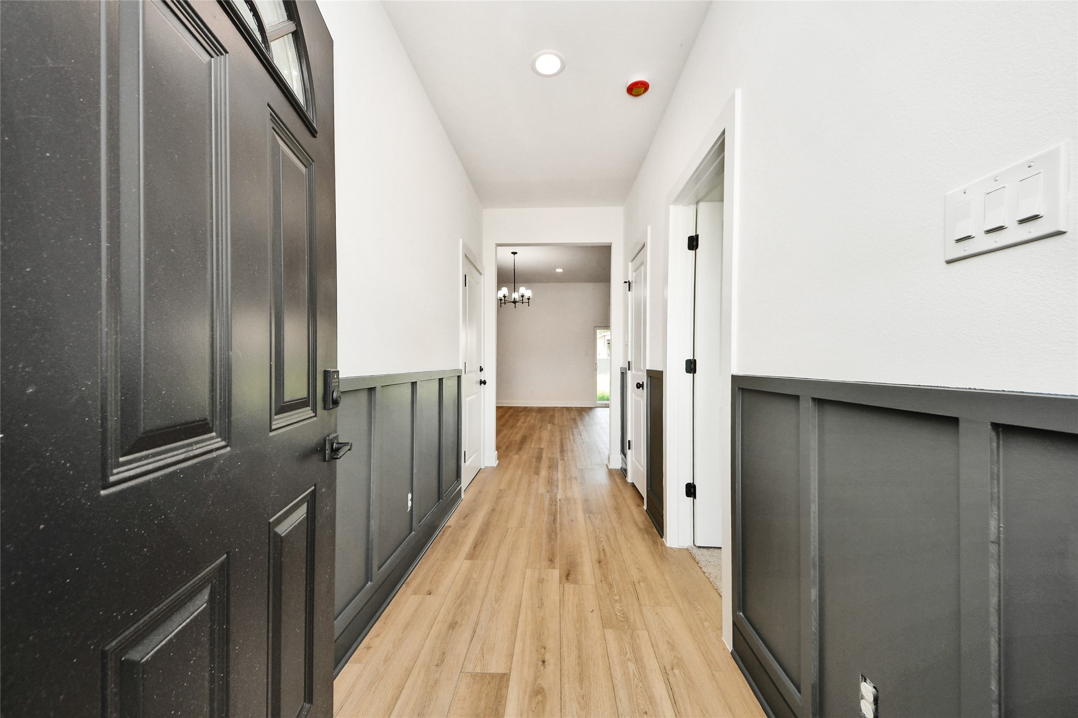 925 1st Street Property Photo 4
