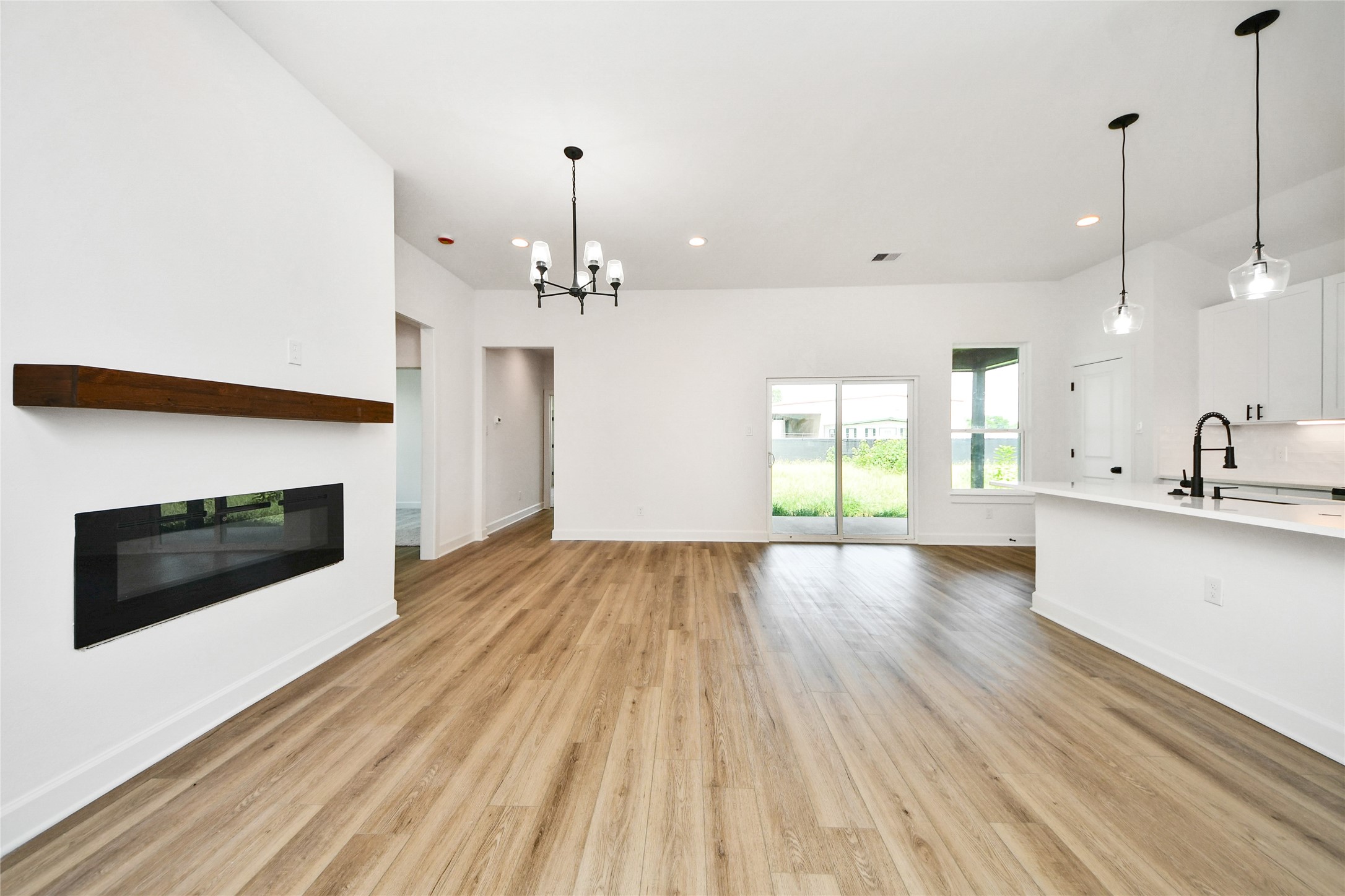 925 1st Street Property Photo 6