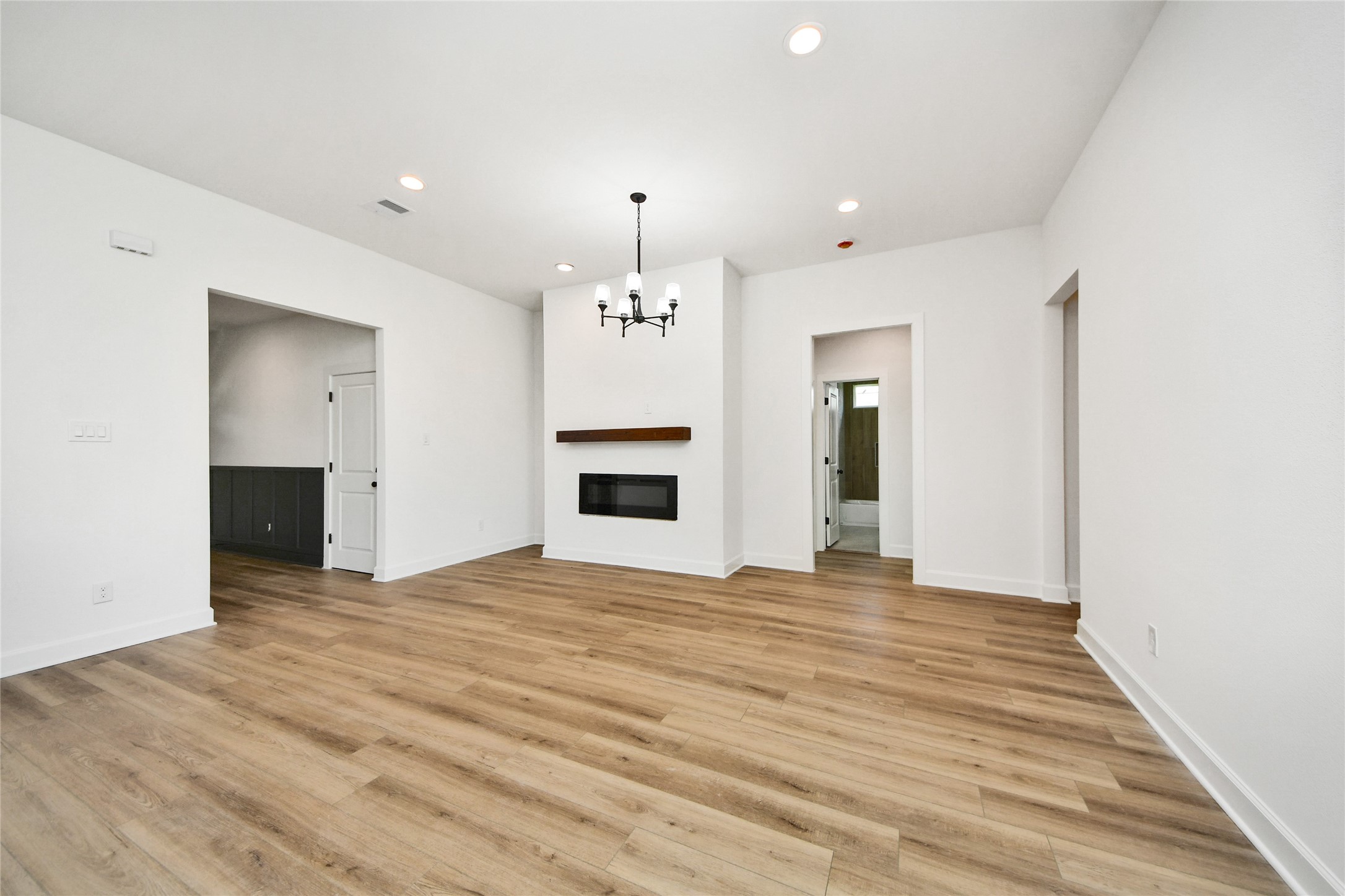 925 1st Street Property Photo 8