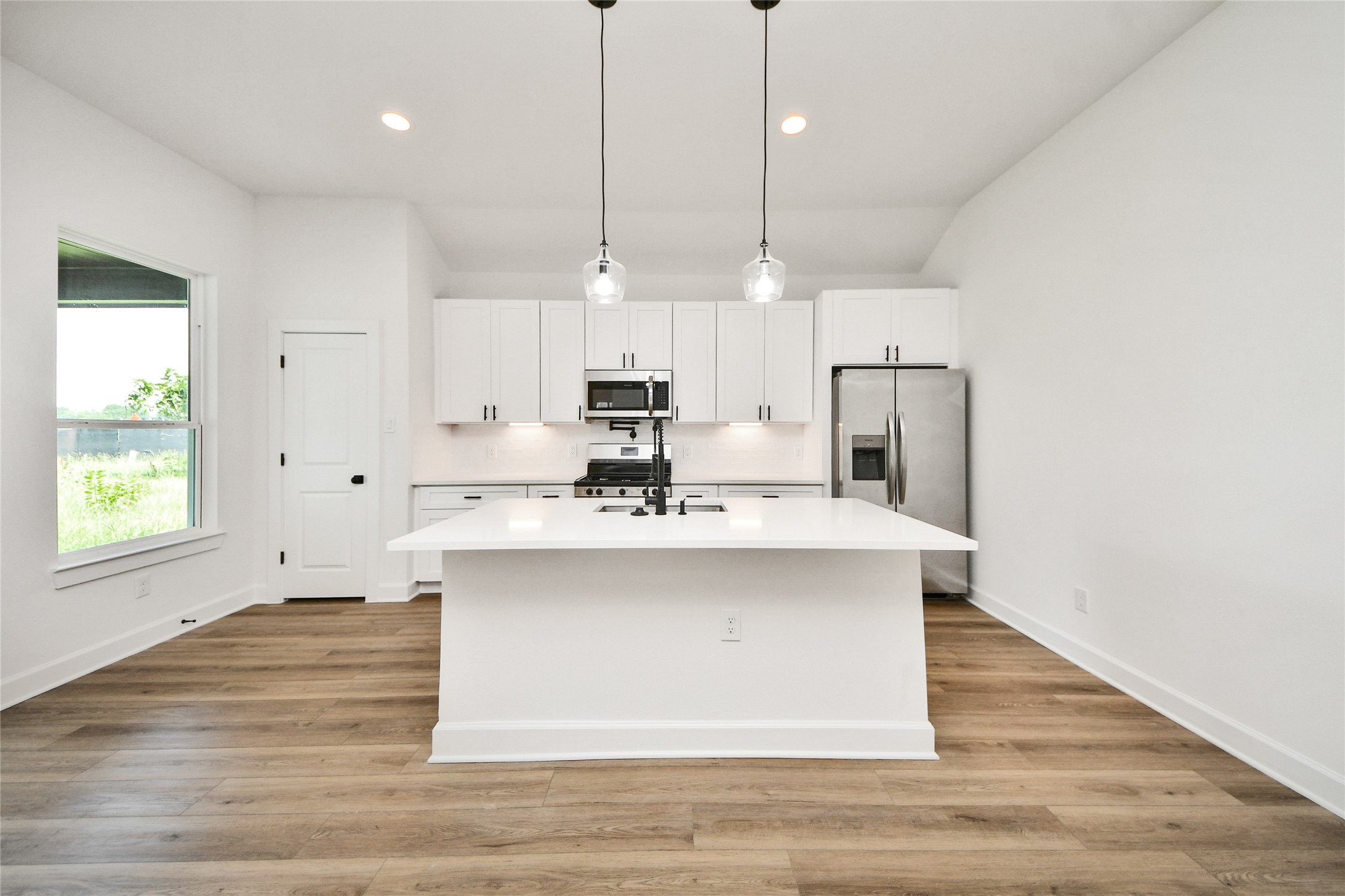 925 1st Street Property Photo 10