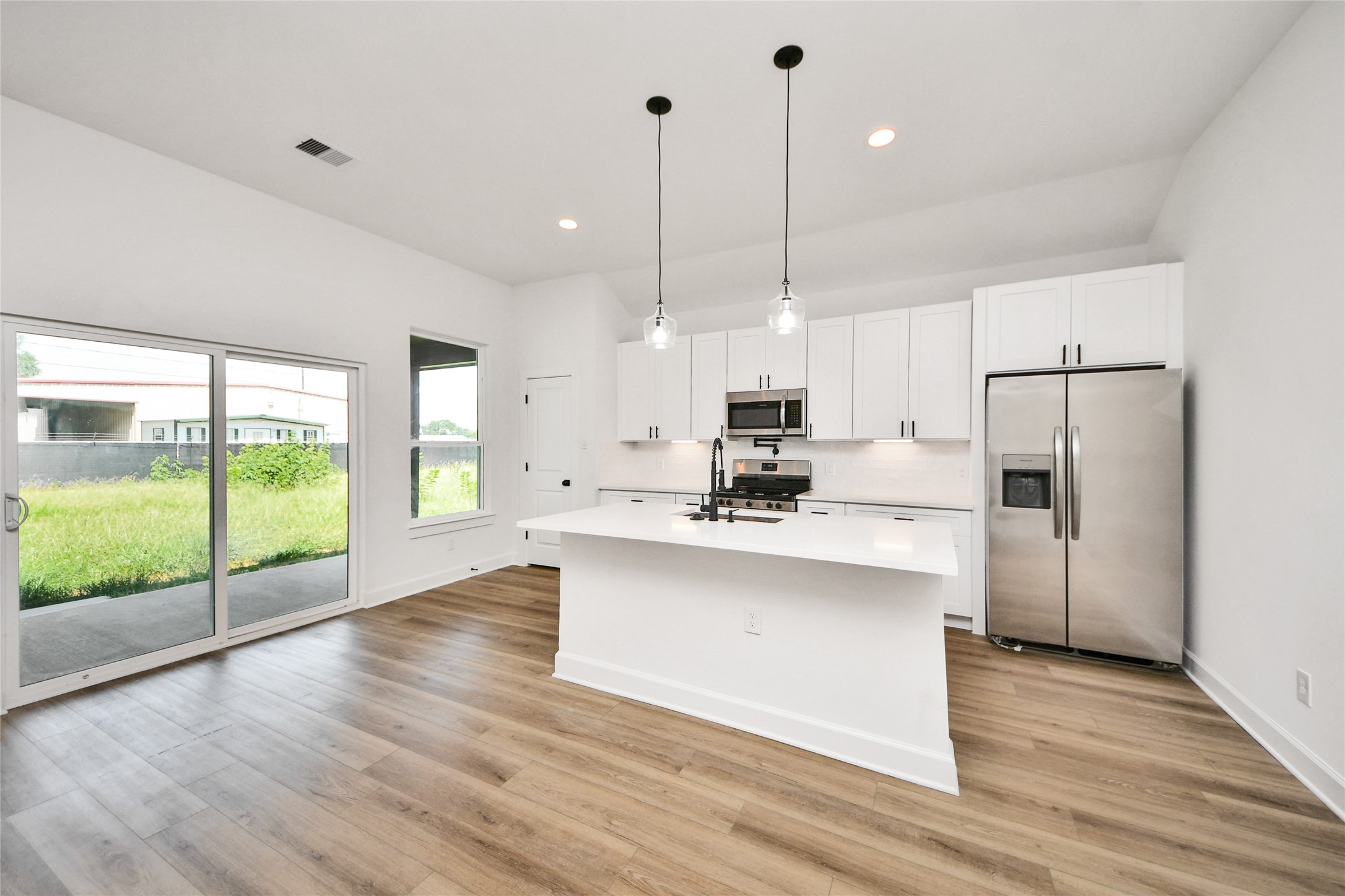 925 1st Street Property Photo 12