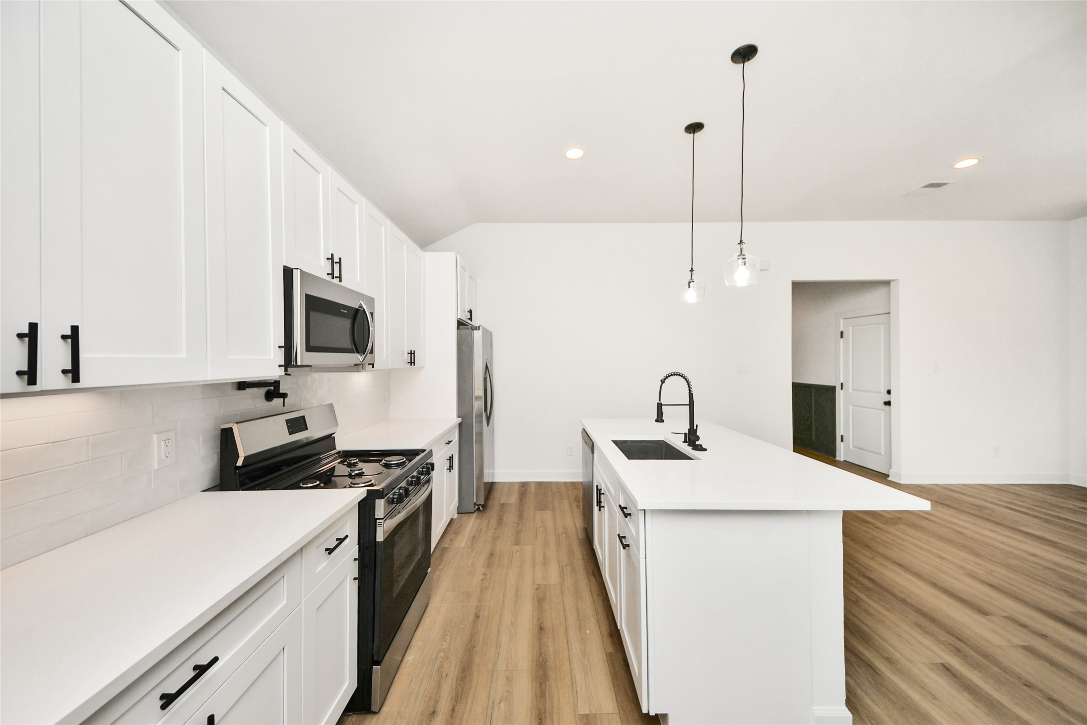 925 1st Street Property Photo 13