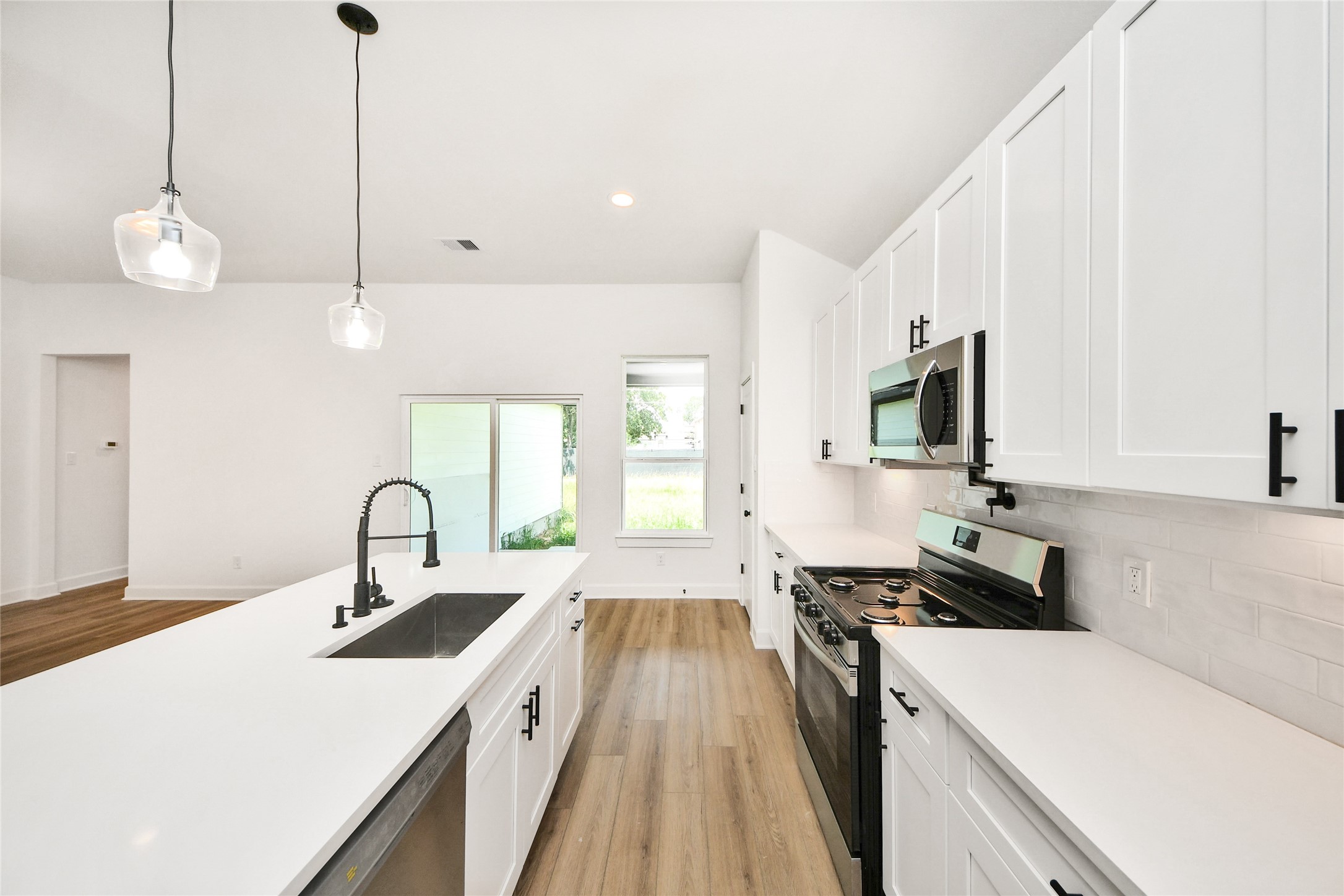 925 1st Street Property Photo 14