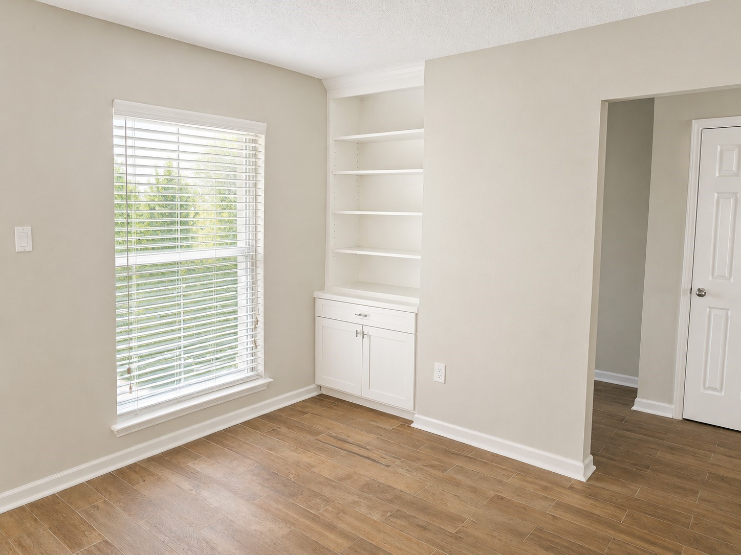 15322 Wandering Trail Property Photo 4