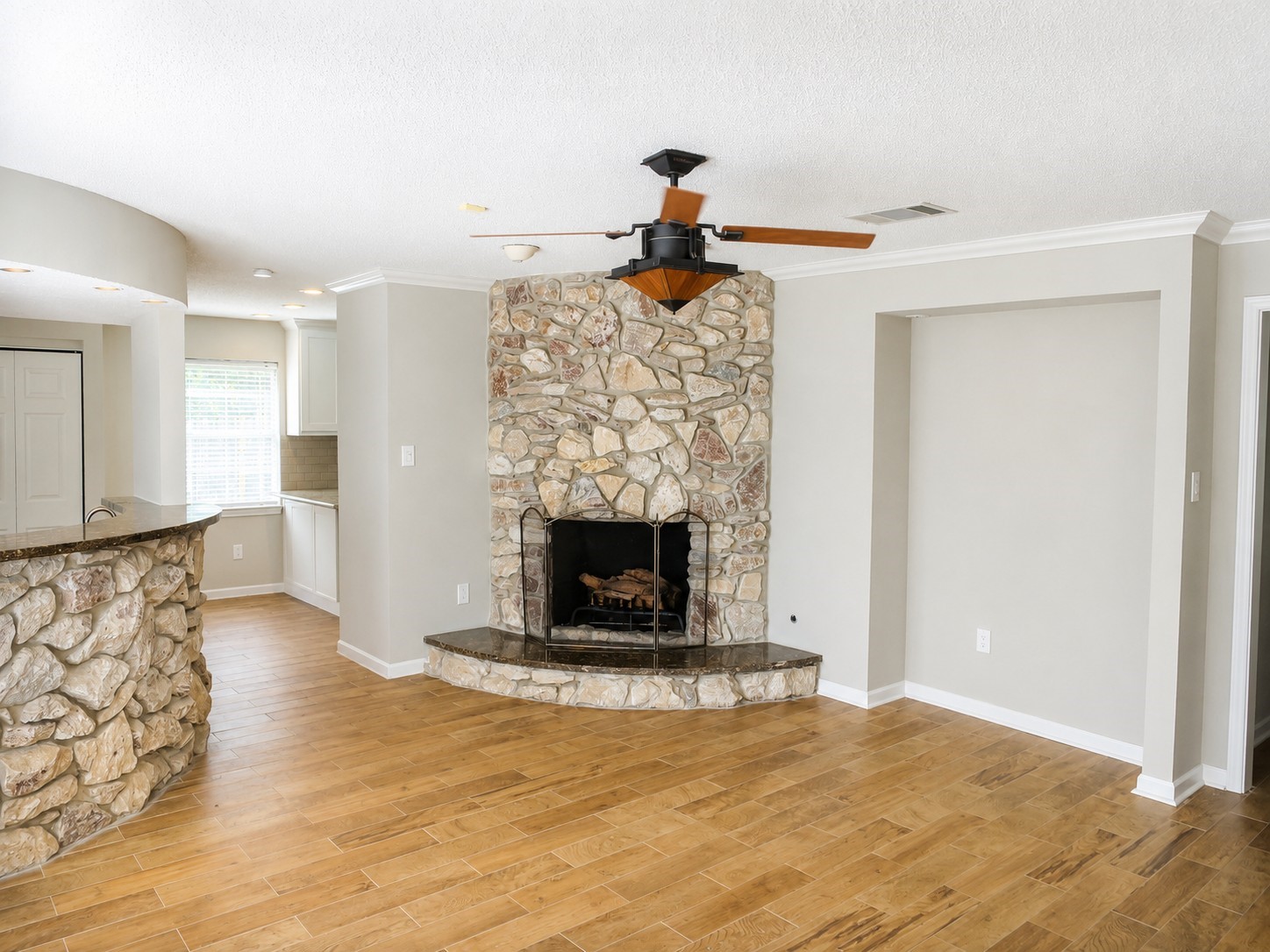 15322 Wandering Trail Property Photo 8